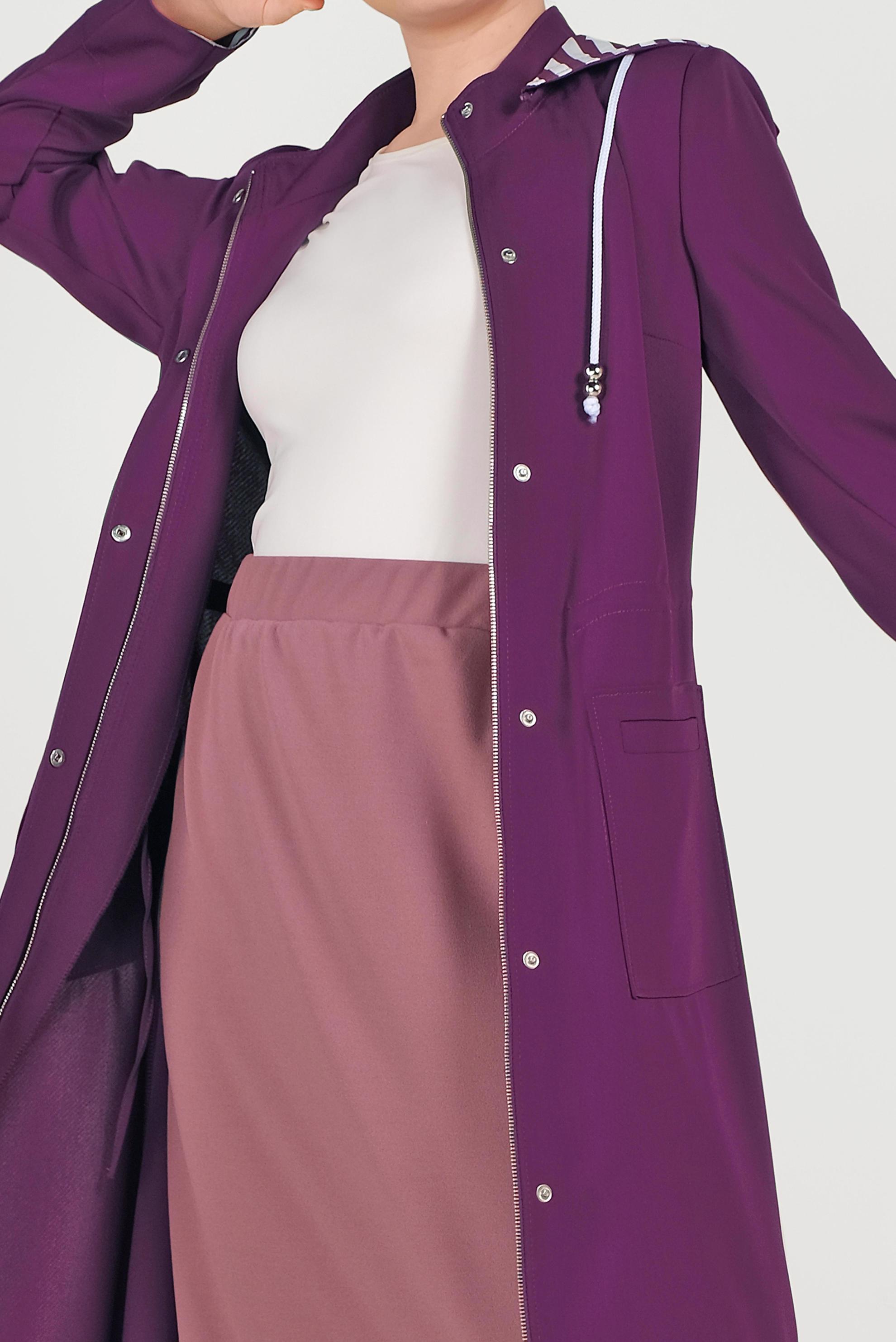 Tesettür giyim MOR KAPÜŞONLU FERMUARLI TRENÇKOT 10150