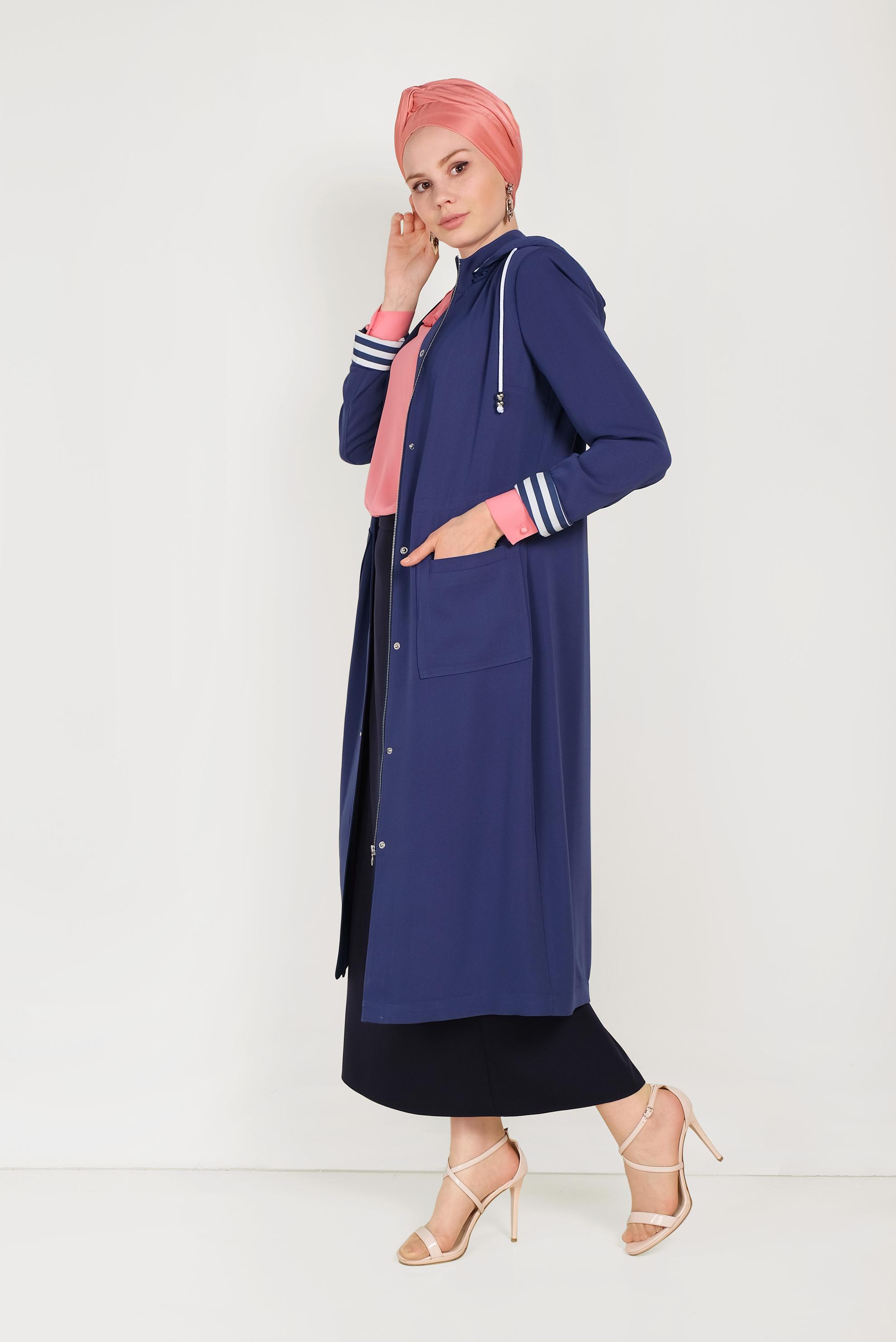 Tesettür giyim LACİVERT KAPÜŞONLU FERMUARLI TRENÇKOT 10150