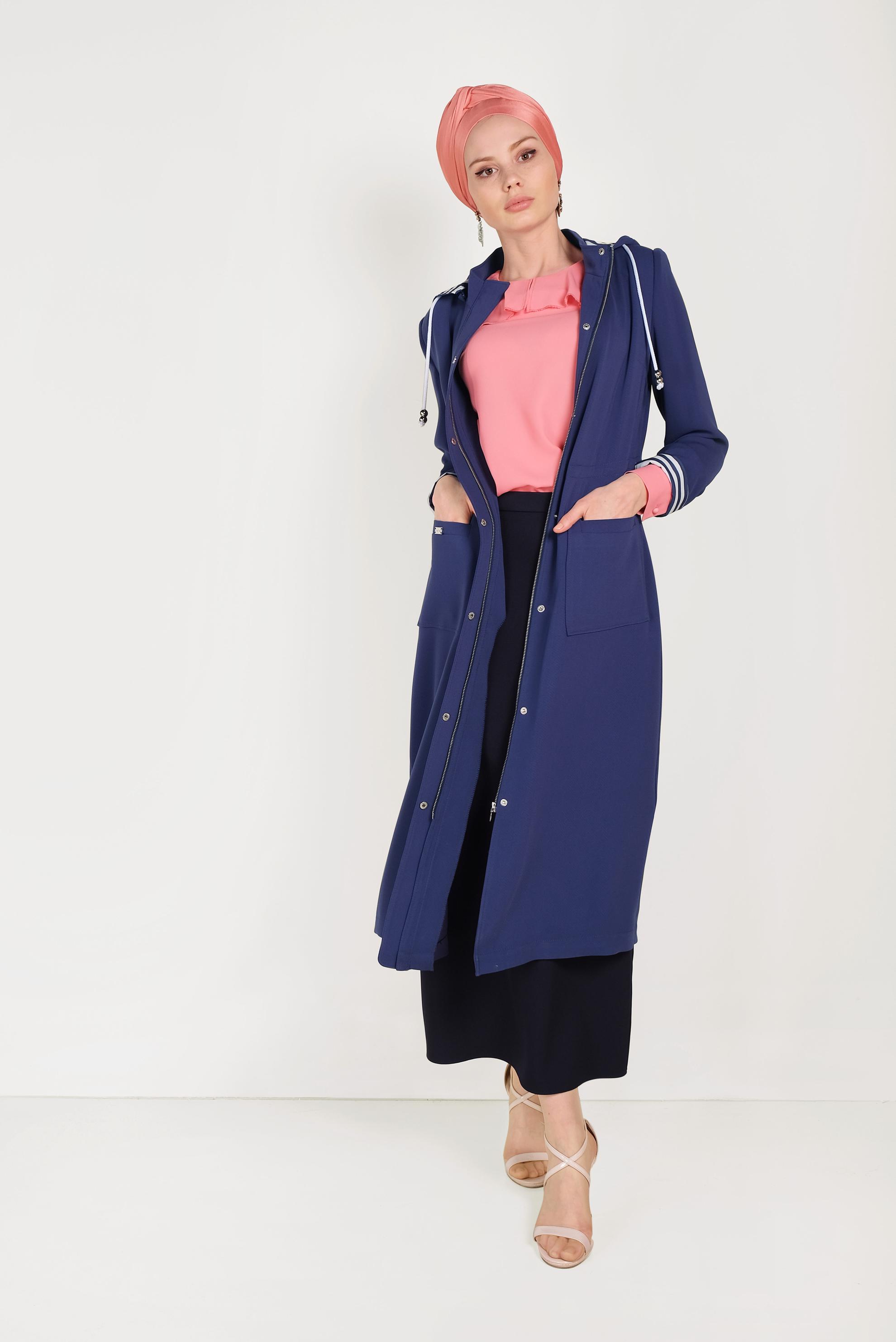Tesettür giyim LACİVERT KAPÜŞONLU FERMUARLI TRENÇKOT 10150
