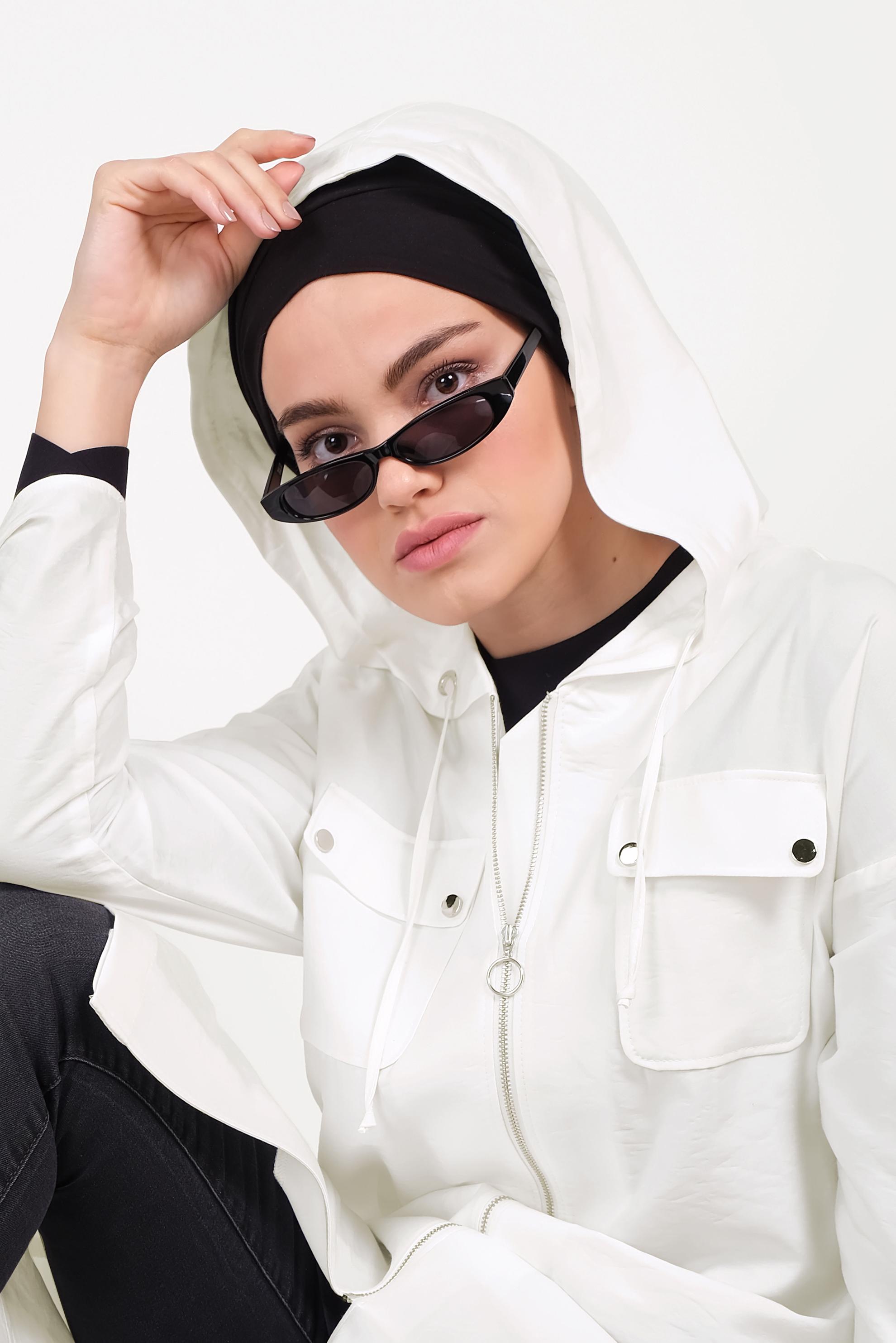 Tesettür giyim BEYAZ FERMUARLI SPOR TRENÇKOT 10154