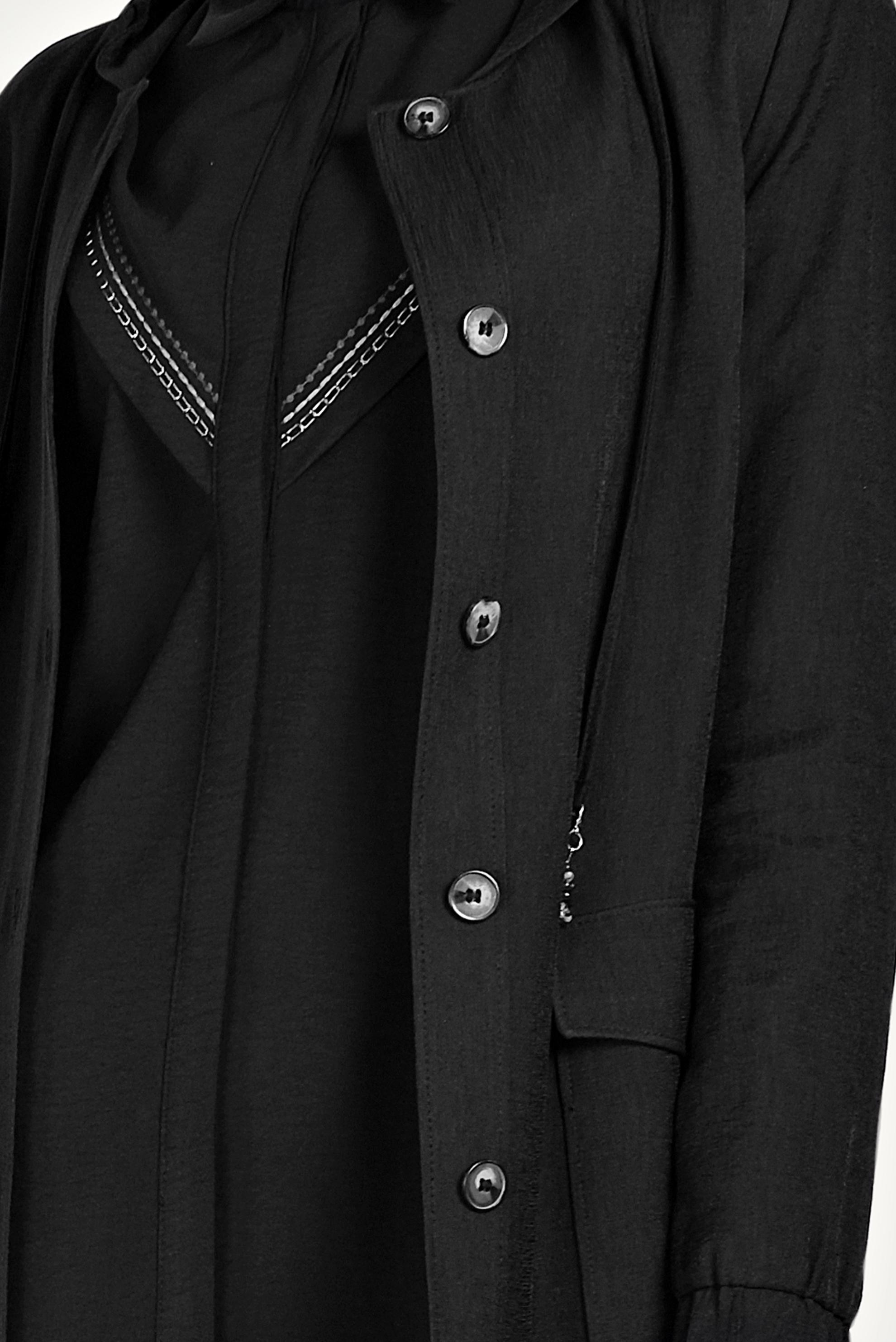 Tesettür giyim SİYAH OMUZLARI VATKALI DÜĞMELİ TRENÇKOT 10155