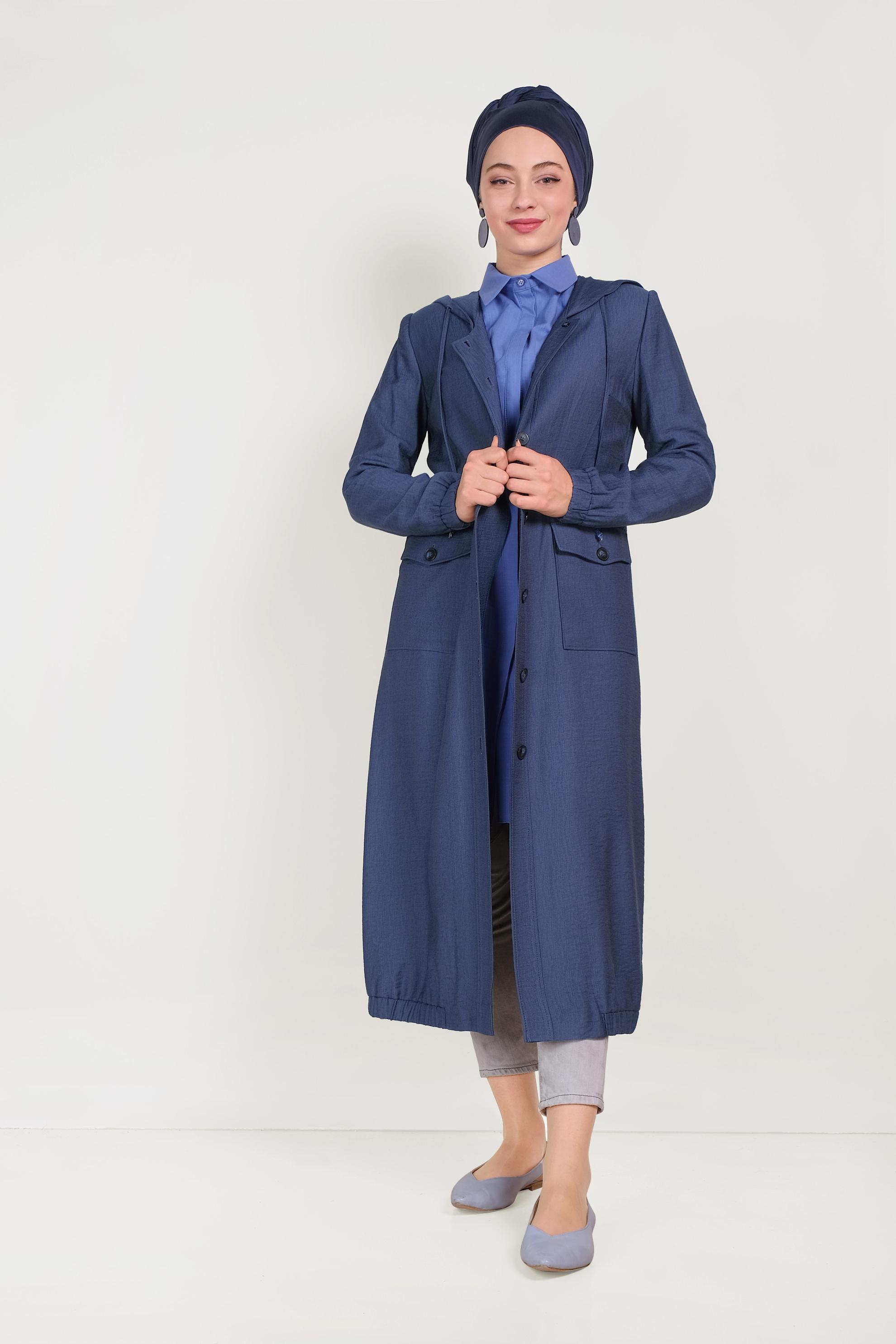 Tesettür giyim LACİVERT OMUZLARI VATKALI DÜĞMELİ TRENÇKOT 10155