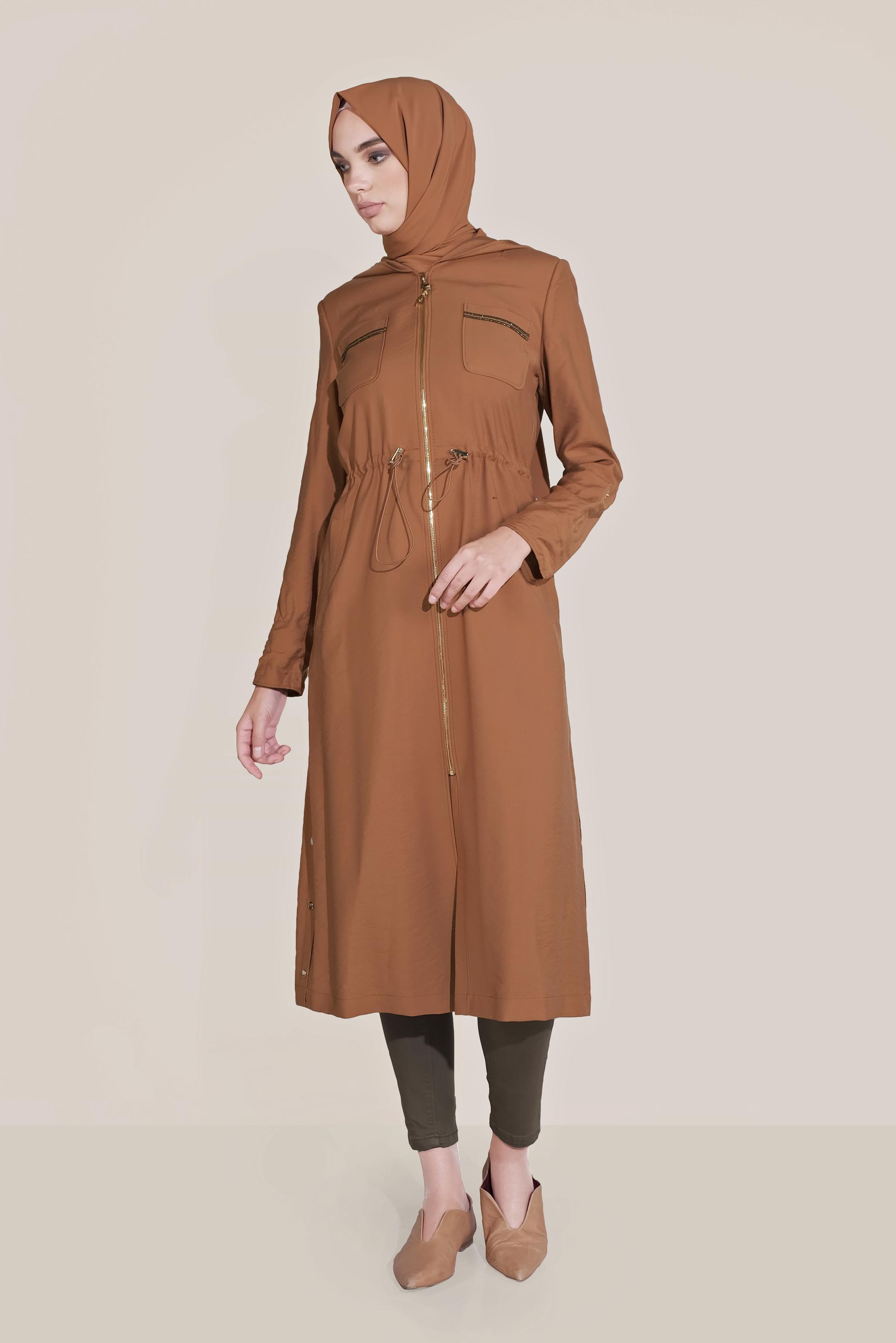 Tesettür giyim KAHVE BELİ LASTİKLİ YIRTMACI DÜĞMELİ TRENÇKOT 10172