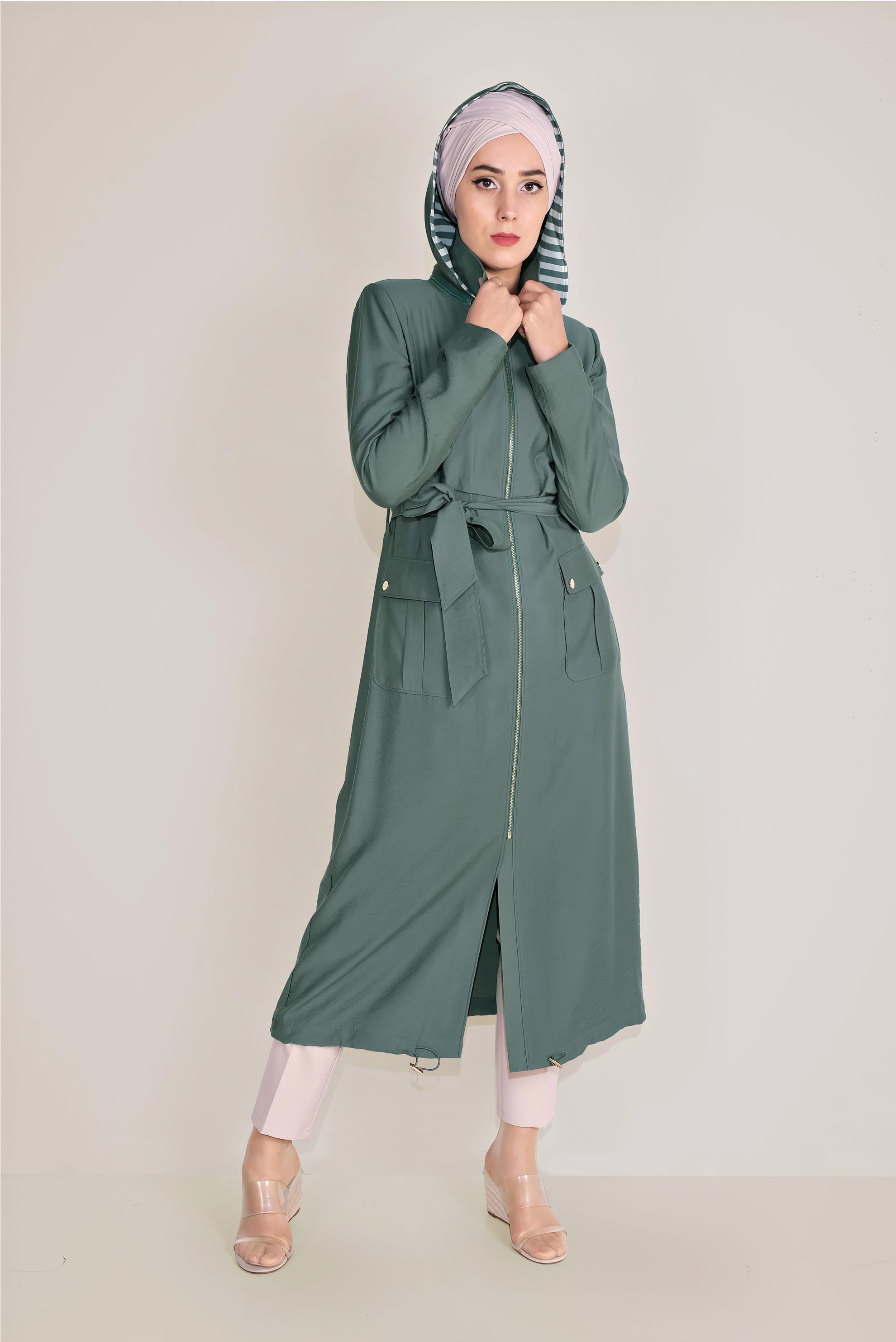 Tesettür giyim YEŞİL KUŞAKLI KAPÜŞONLU TRENÇKOT 10174