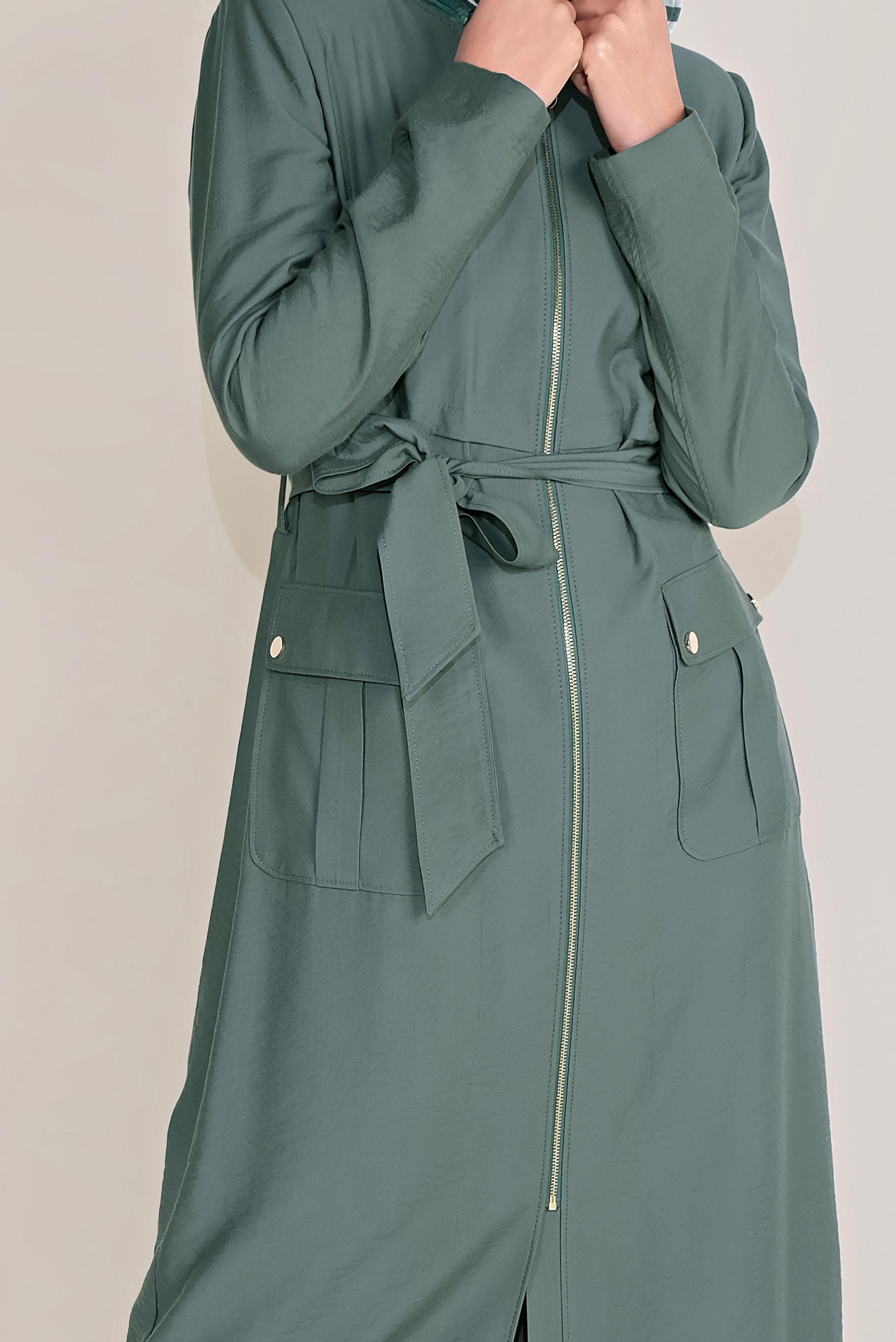 Tesettür giyim YEŞİL KUŞAKLI KAPÜŞONLU TRENÇKOT 10174