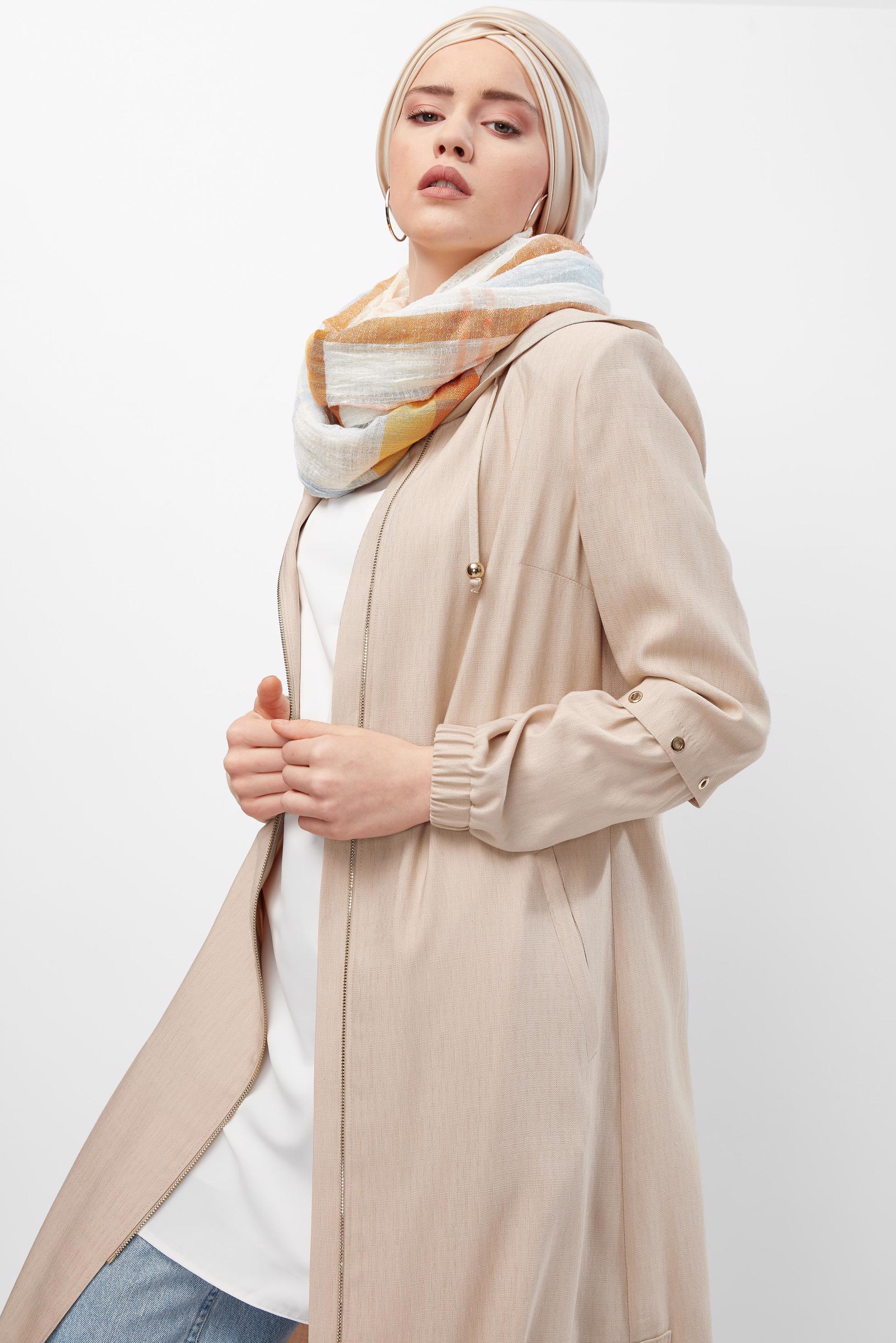 Tesettür giyim BEJ FERMUARLI KAPÜŞONLU TRENÇKOT 10181