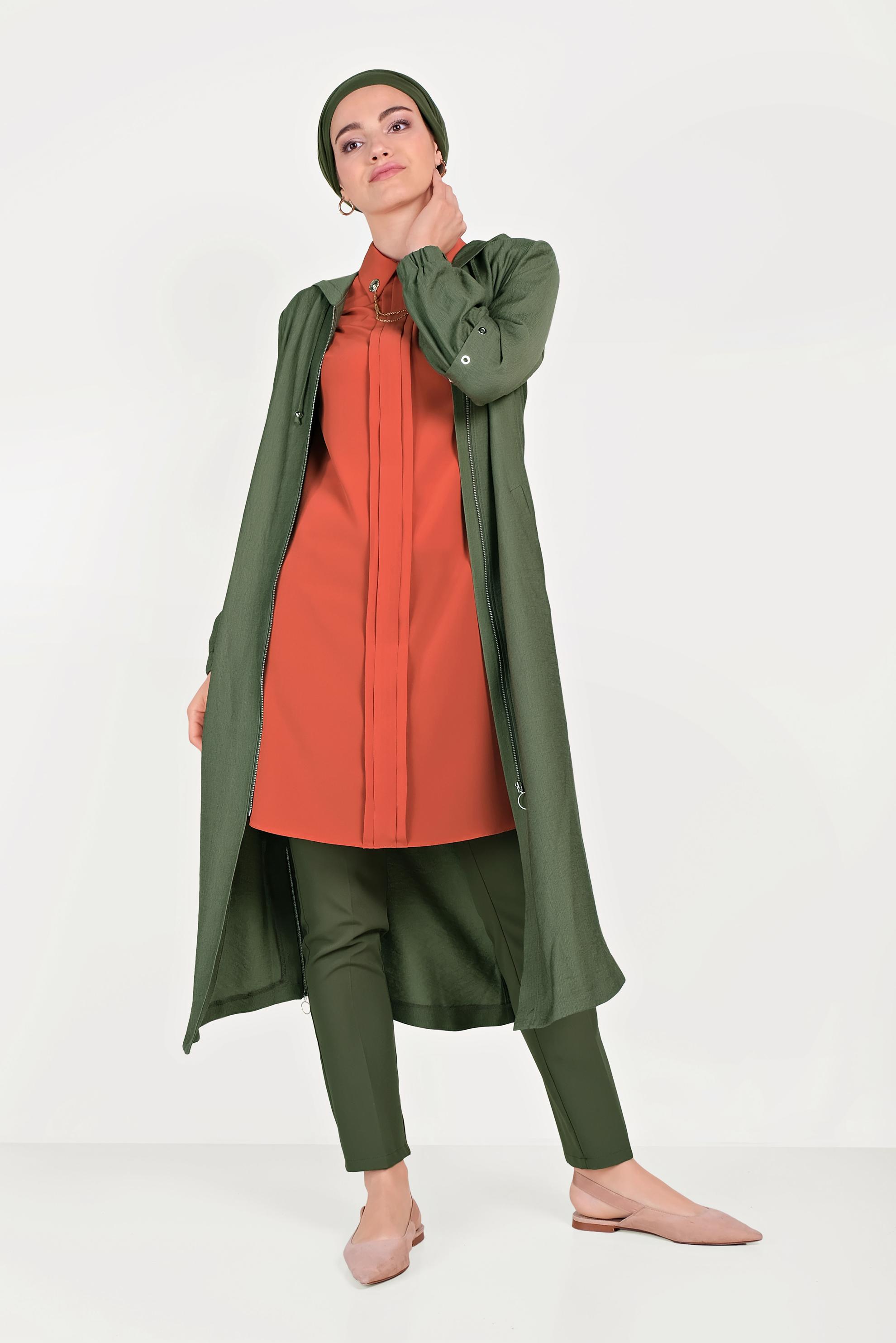 Tesettür giyim HAKİ FERMUARLI KAPÜŞONLU TRENÇKOT 10181