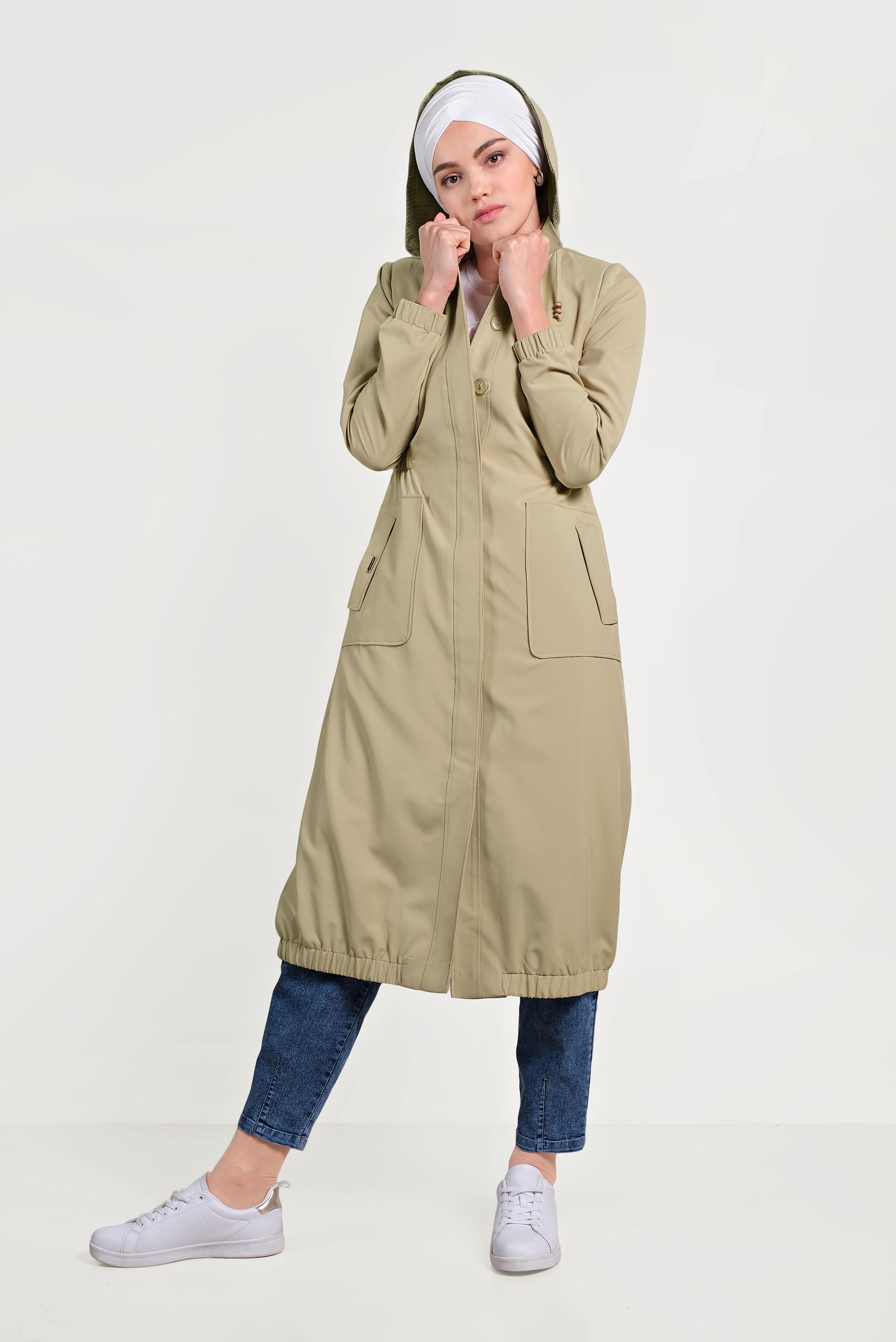 Tesettür giyim BEJ ETEKUCU BÜZGÜLÜ KAPÜŞONLU TRENÇKOT 10182