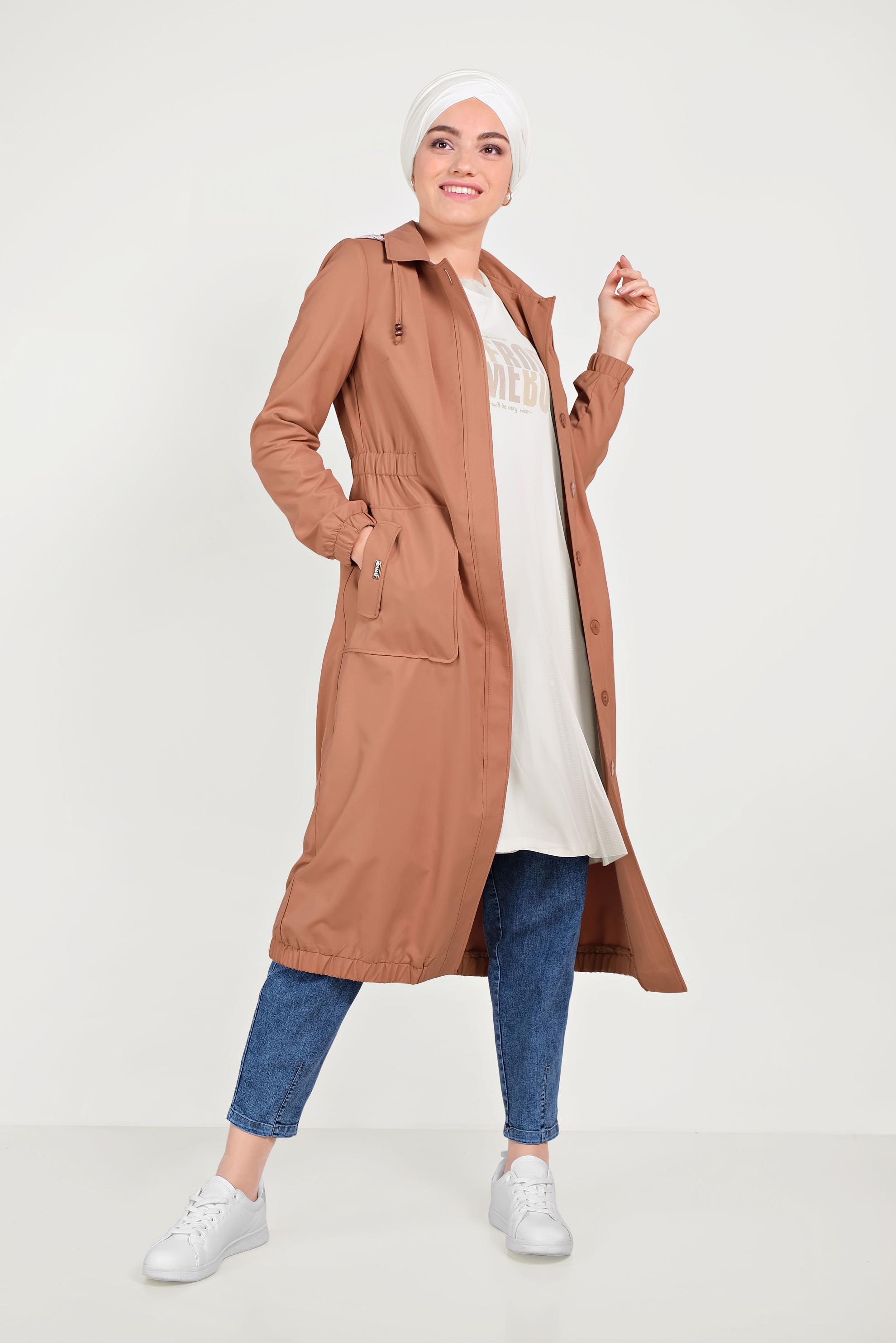 Tesettür giyim PEMBE ETEKUCU BÜZGÜLÜ KAPÜŞONLU TRENÇKOT 10182