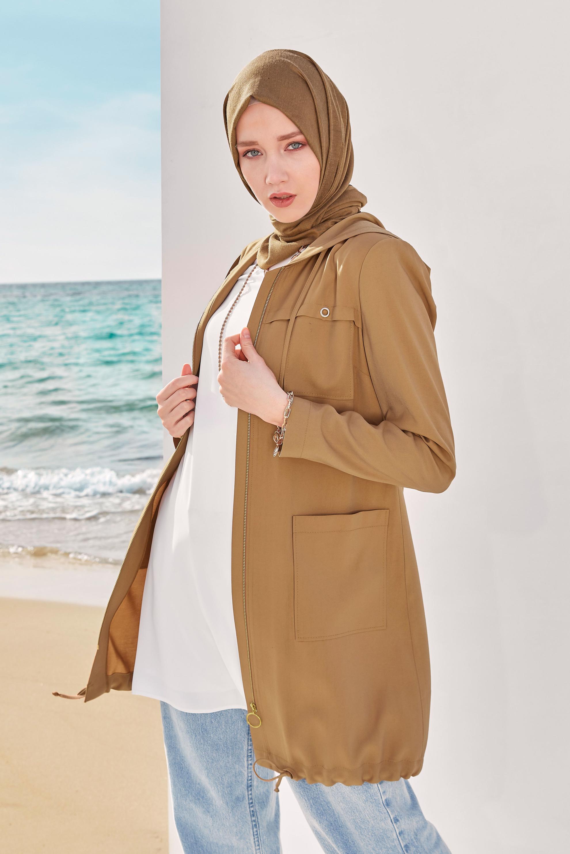 Tesettür giyim SARI FERMUARLI VE KAPÜŞONLU TRENÇKOT 10187