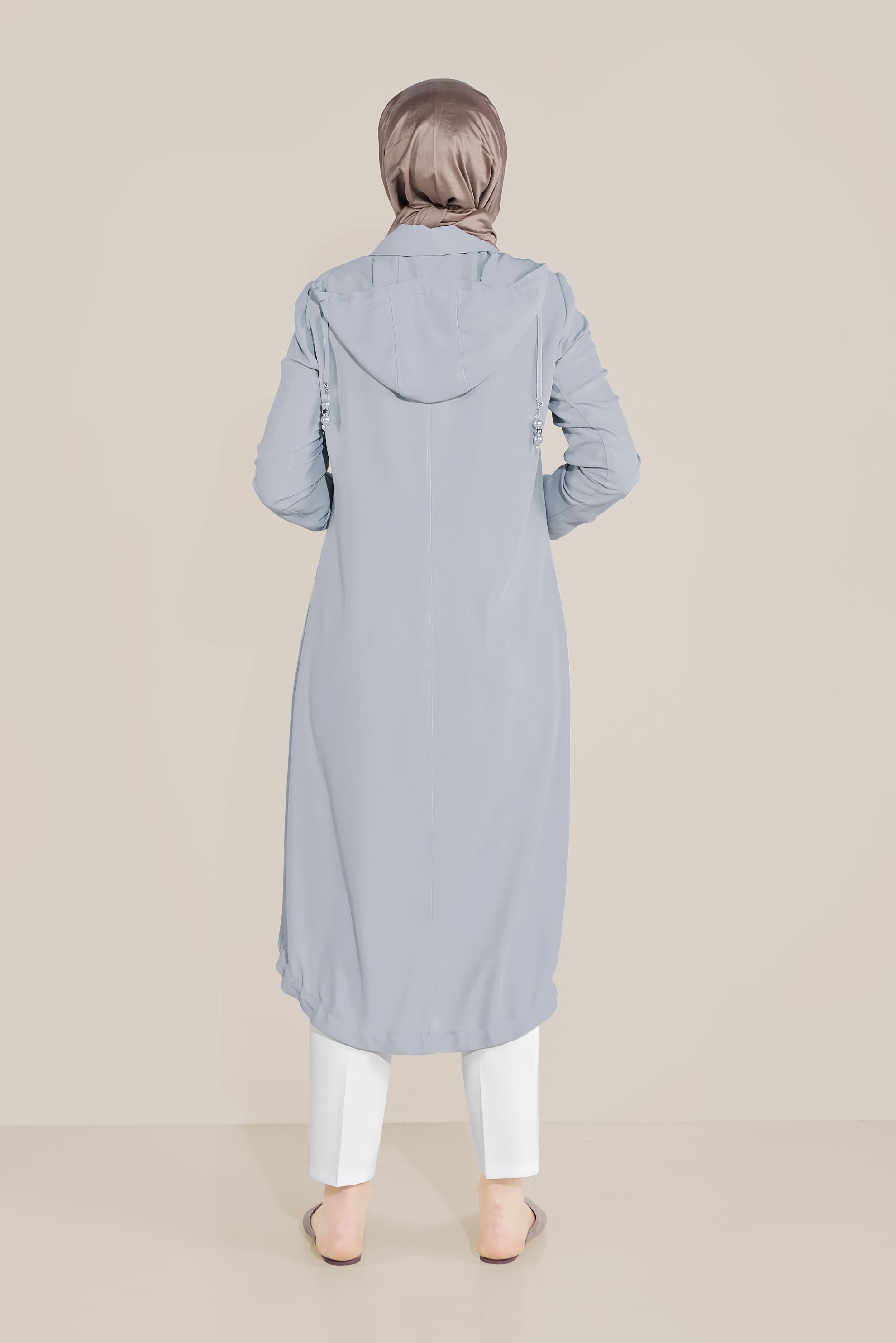 Tesettür giyim GRİ CEPLERİ İŞLEMELİ KAPÜŞONLU TRENÇKOT 10194