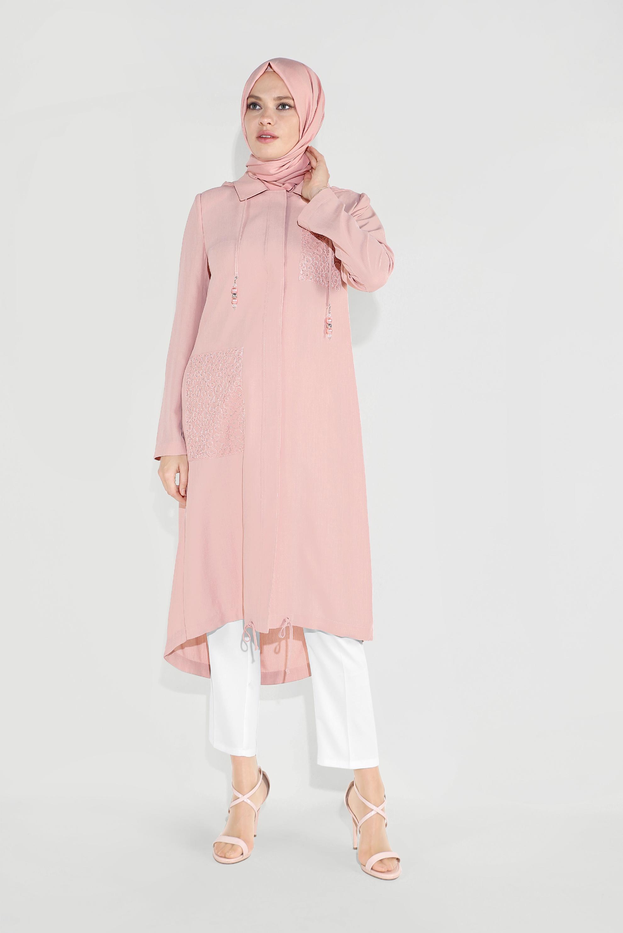 Tesettür giyim PUDRA CEPLERİ İŞLEMELİ KAPÜŞONLU TRENÇKOT 10194