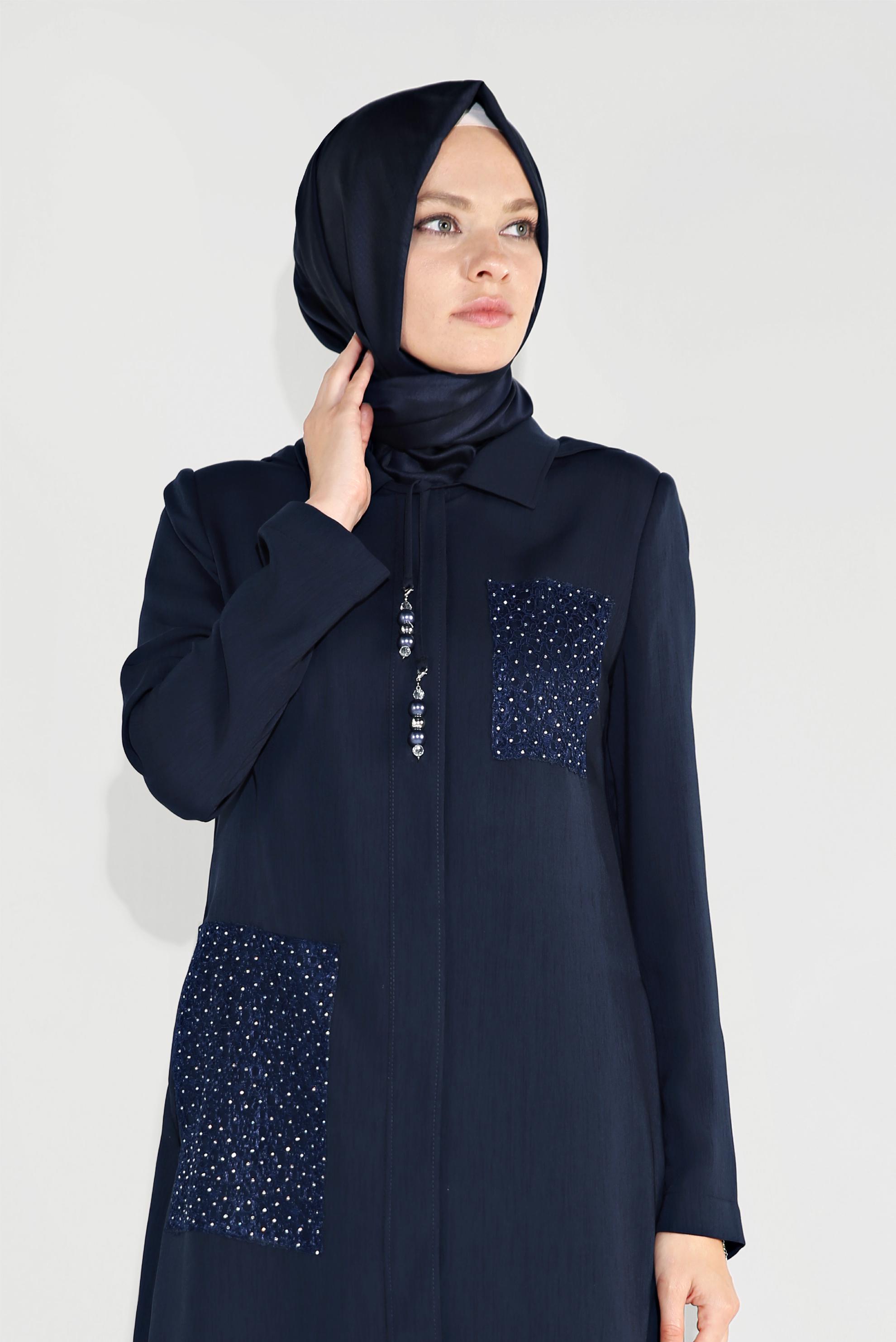 Tesettür giyim LACİVERT CEPLERİ İŞLEMELİ KAPÜŞONLU TRENÇKOT 10194