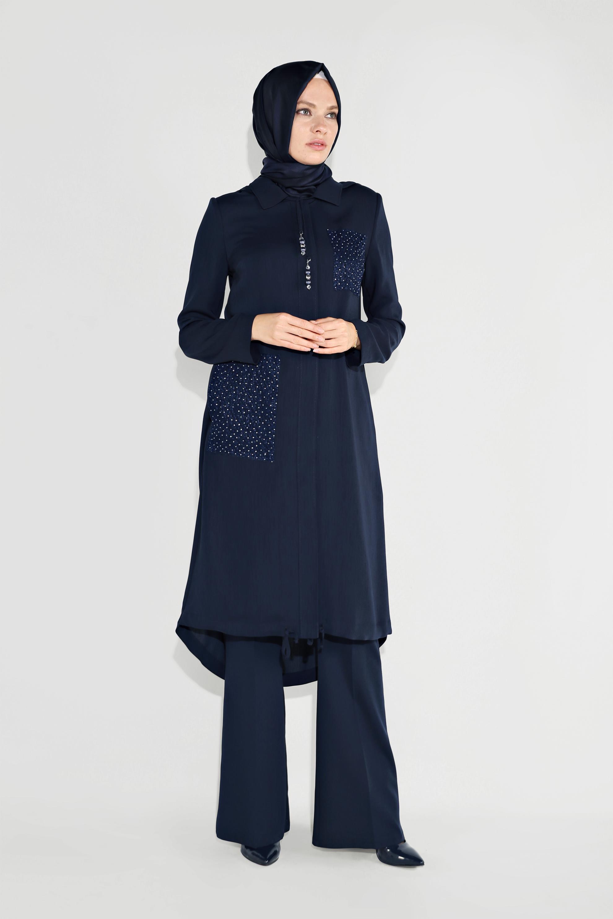 Tesettür giyim LACİVERT CEPLERİ İŞLEMELİ KAPÜŞONLU TRENÇKOT 10194