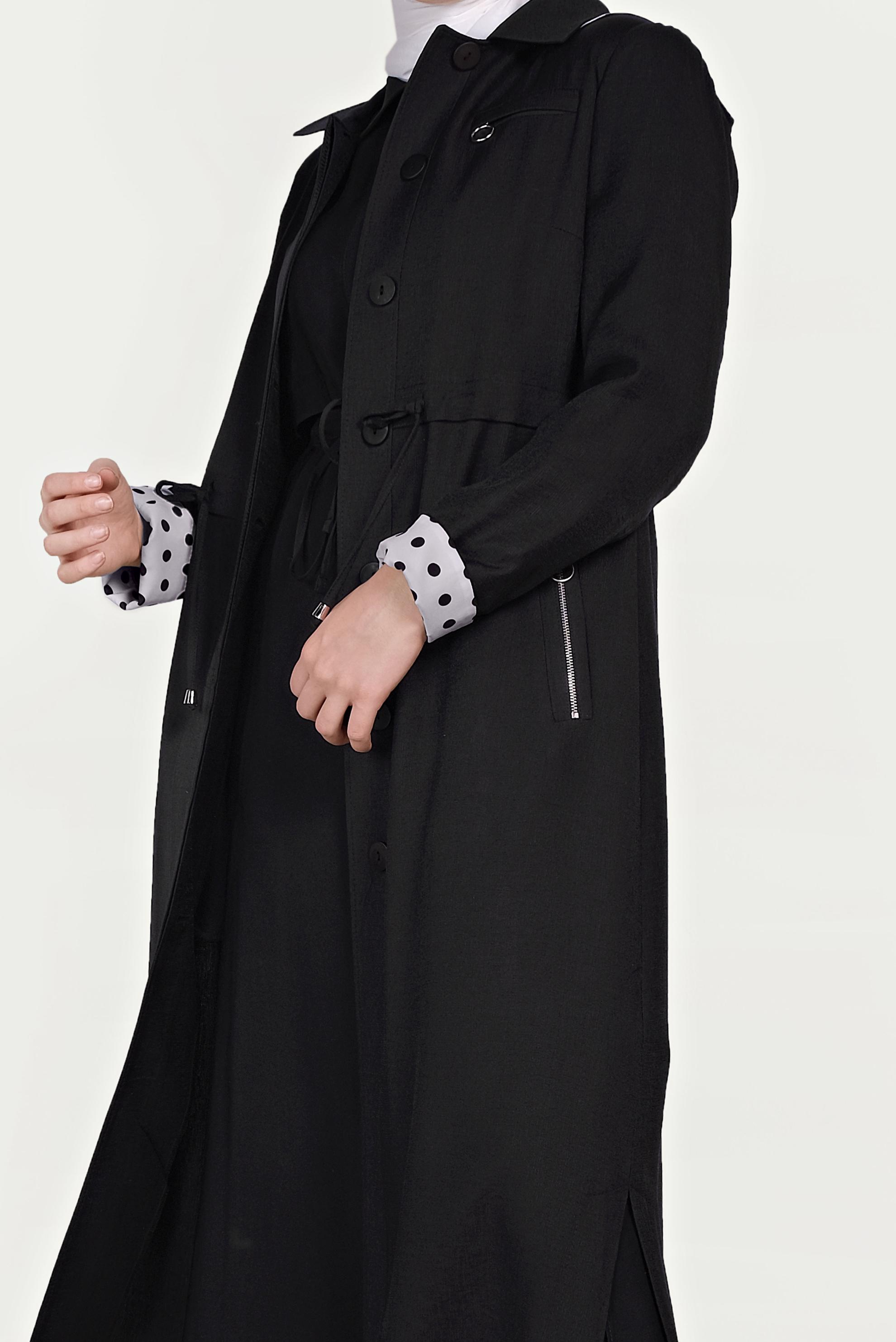 Tesettür giyim SİYAH ASTARI PUANTİYELİ DÜĞMELİ TRENÇKOT 10197