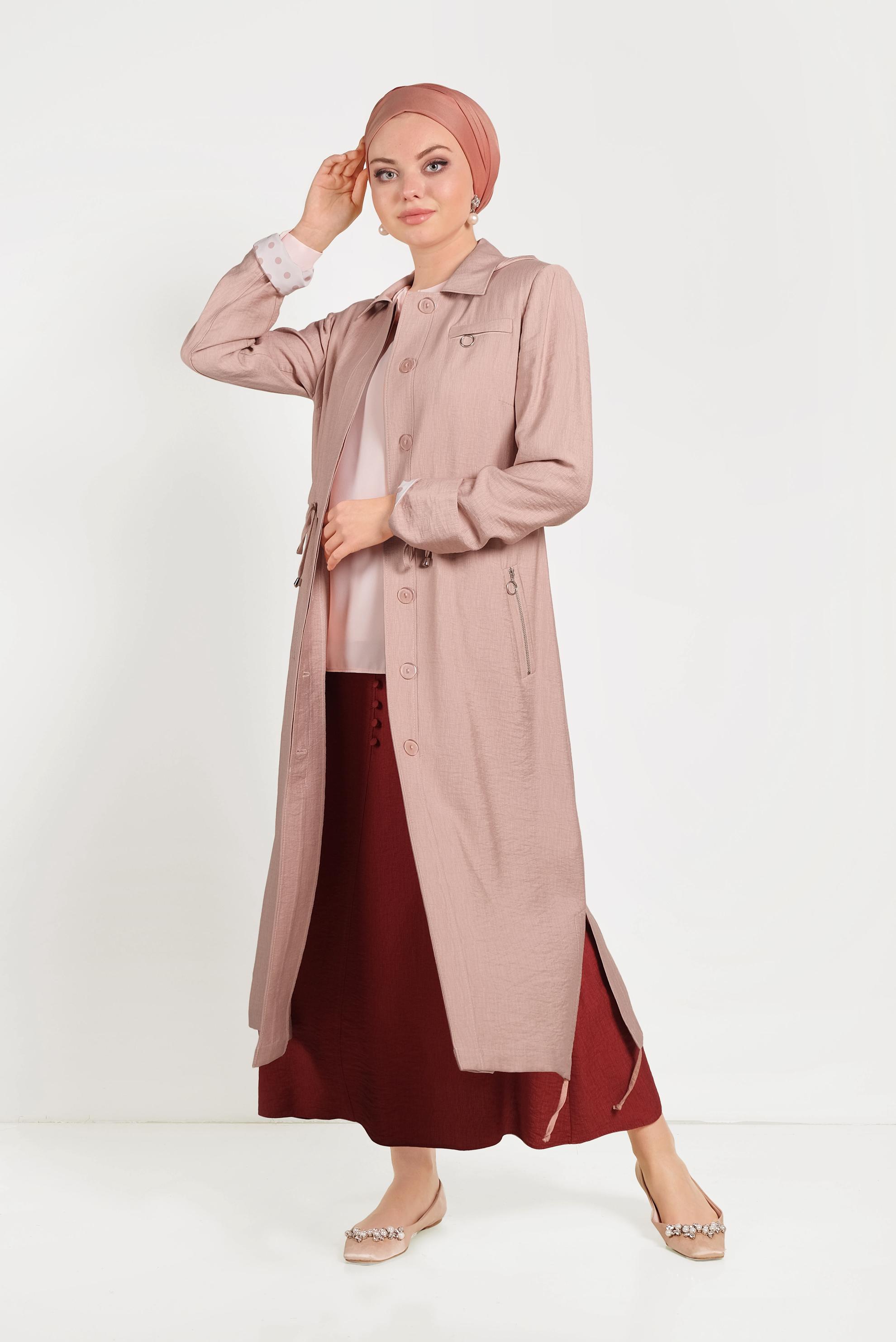 Tesettür giyim PUDRA ASTARI PUANTİYELİ DÜĞMELİ TRENÇKOT 10197