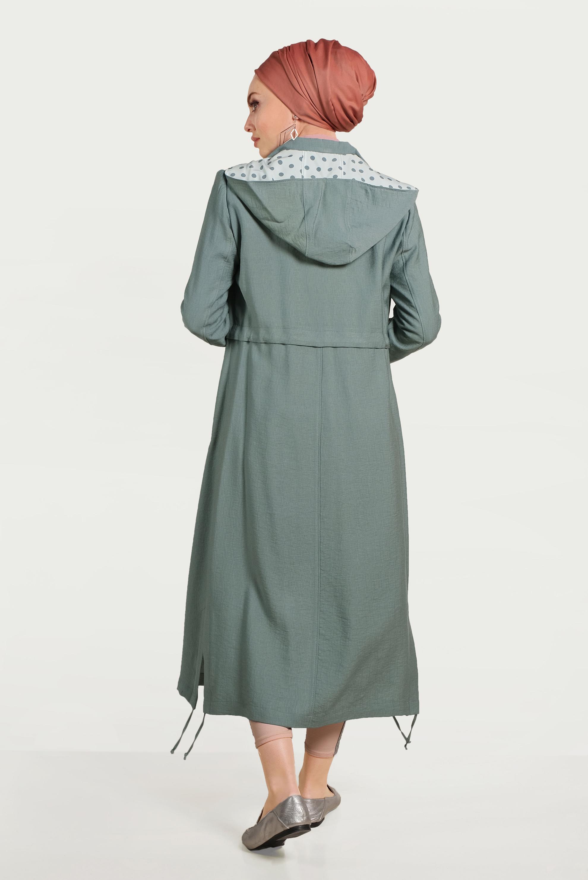 Tesettür giyim YEŞİL ASTARI PUANTİYELİ DÜĞMELİ TRENÇKOT 10197