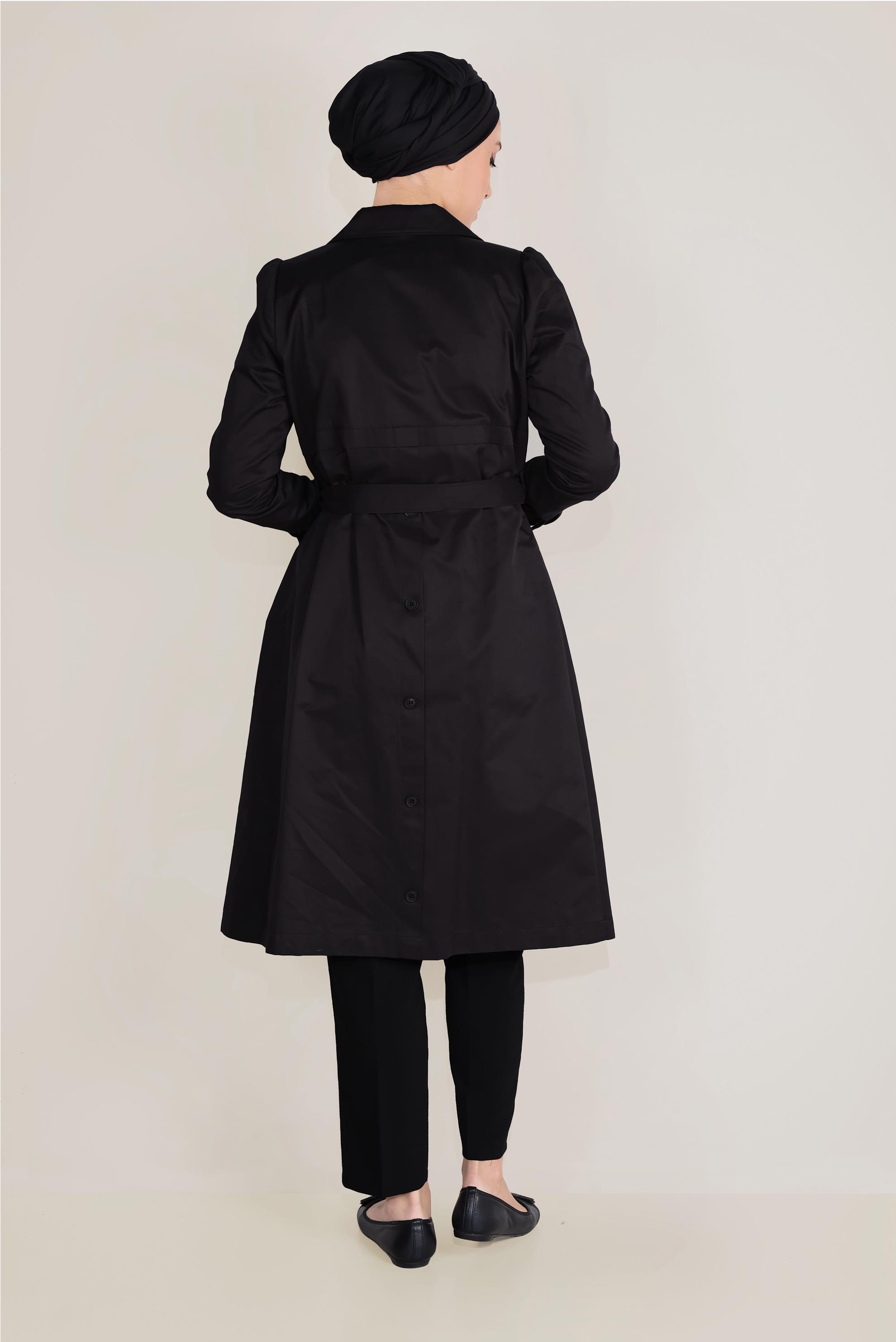 Tesettür giyim SİYAH ARKASI DÜĞMELİ TRENÇKOT 10220 