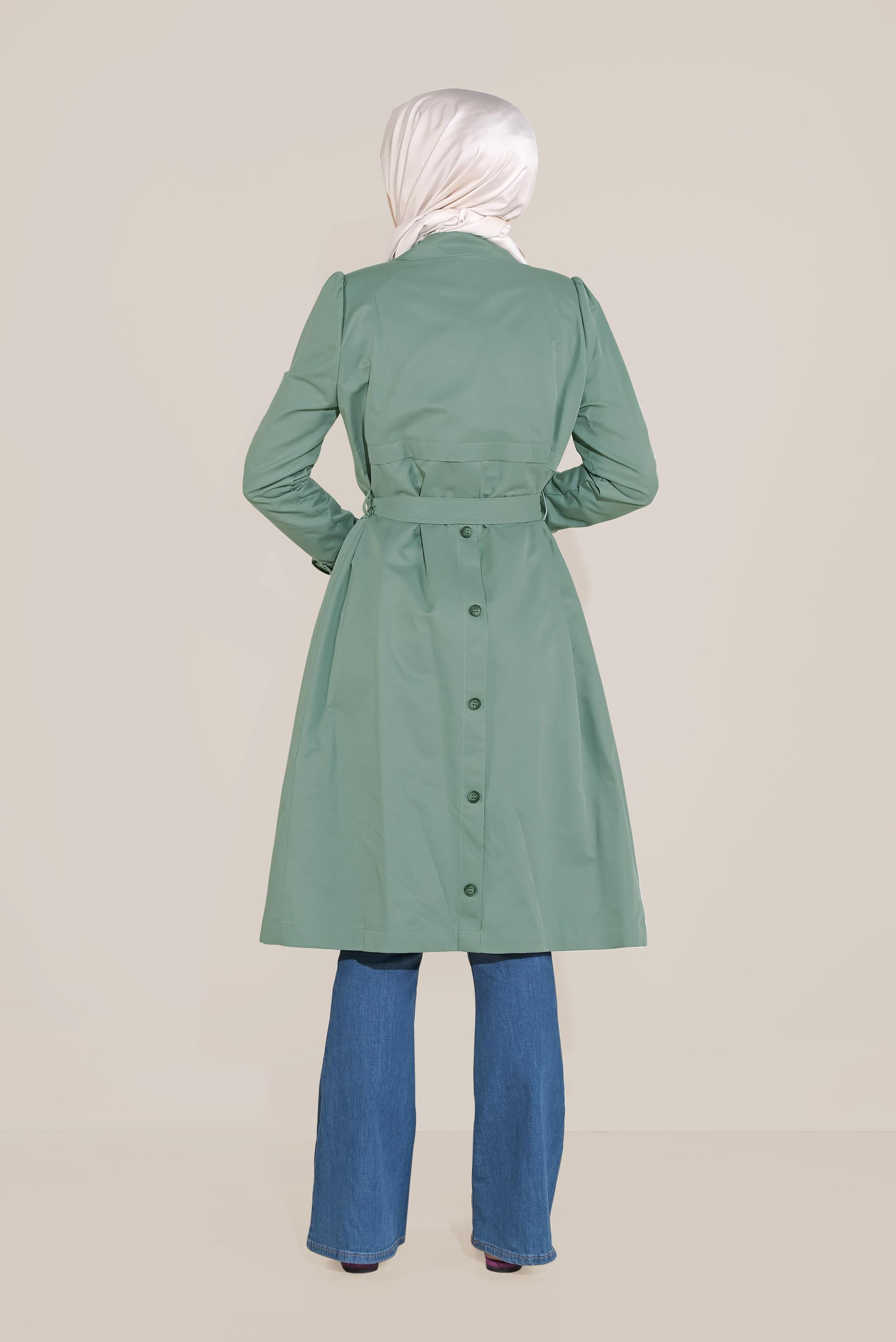 Tesettür giyim YEŞİL ARKASI DÜĞMELİ TRENÇKOT 10220 