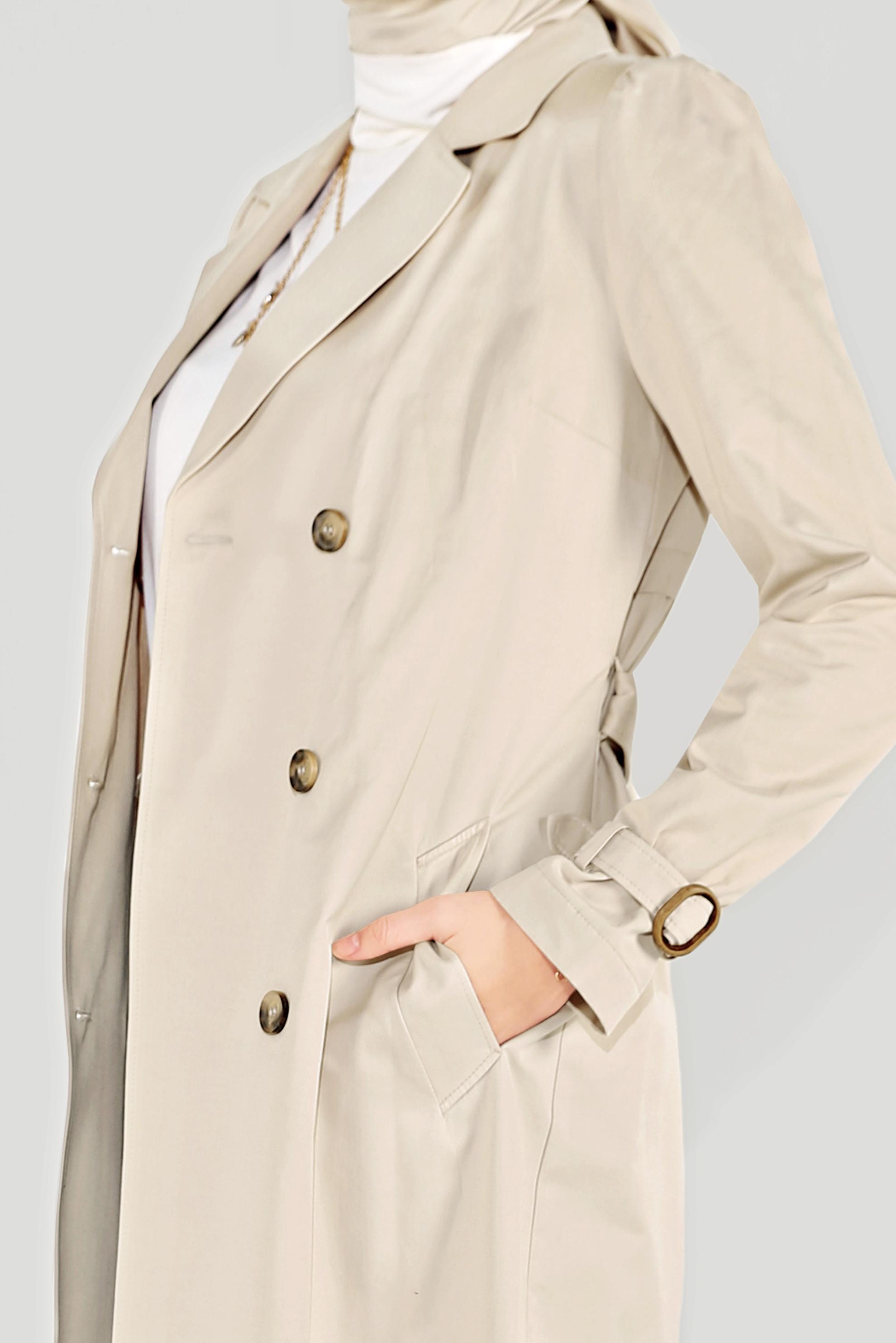 Tesettür giyim BEJ ARKASI DÜĞMELİ TRENÇKOT 10220 