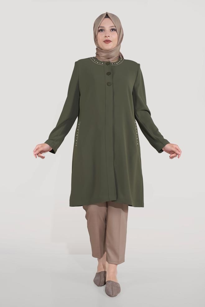 Tesettür giyim HAKİ NAKIŞ DETAYLI DÜĞMELİ TRENÇKOT 10234 - ALVİNA