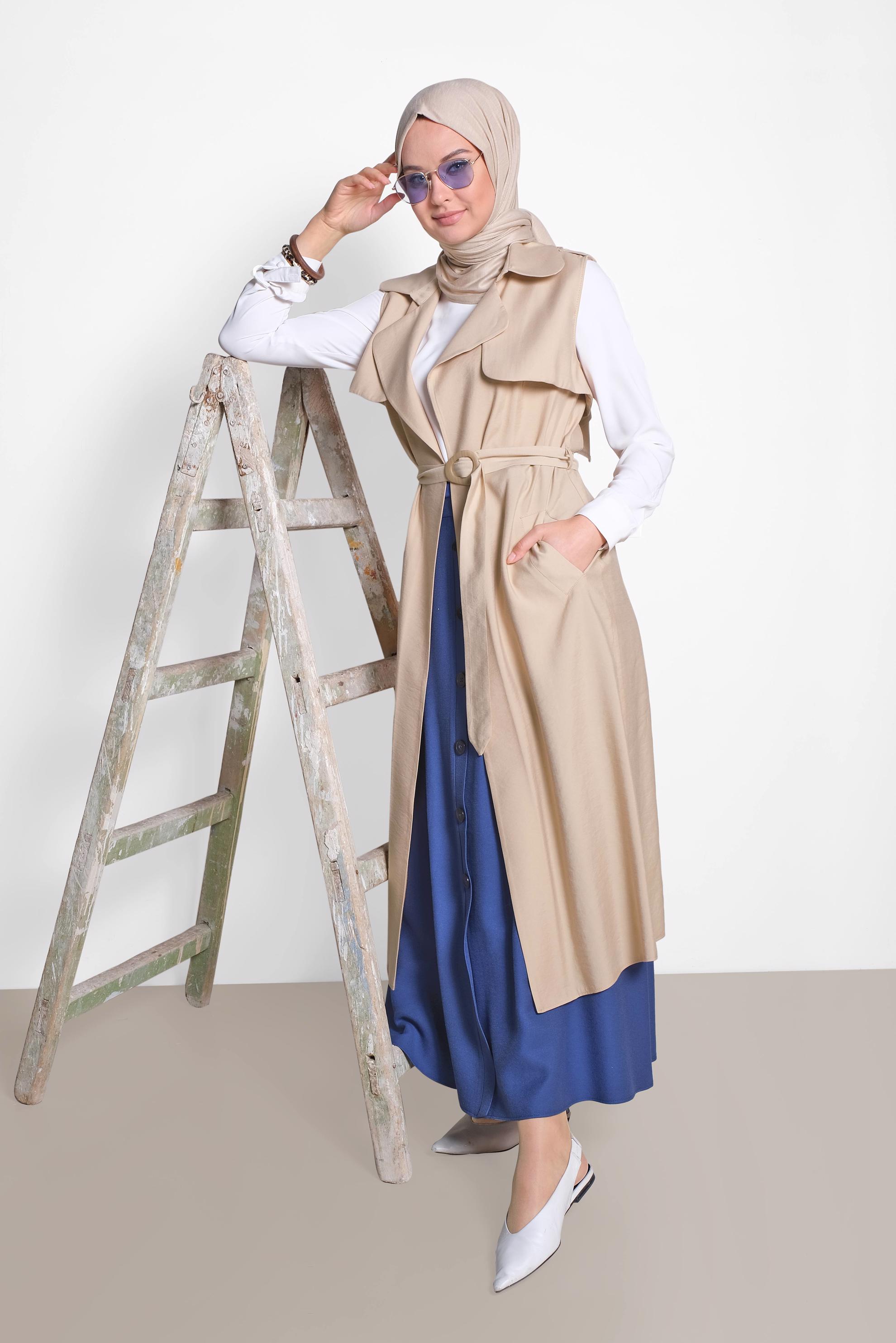 Tesettür giyim BEJ KUŞAKLI YELEK 4078