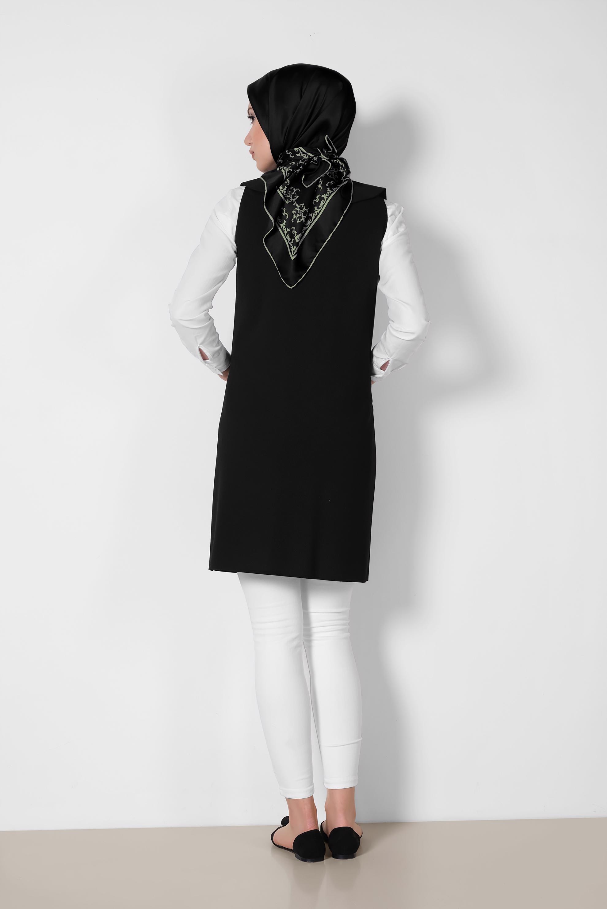 Tesettür giyim SİYAH YAKASI FIRFIRLI ÖNDEN DÜĞMELİ YELEK 4184