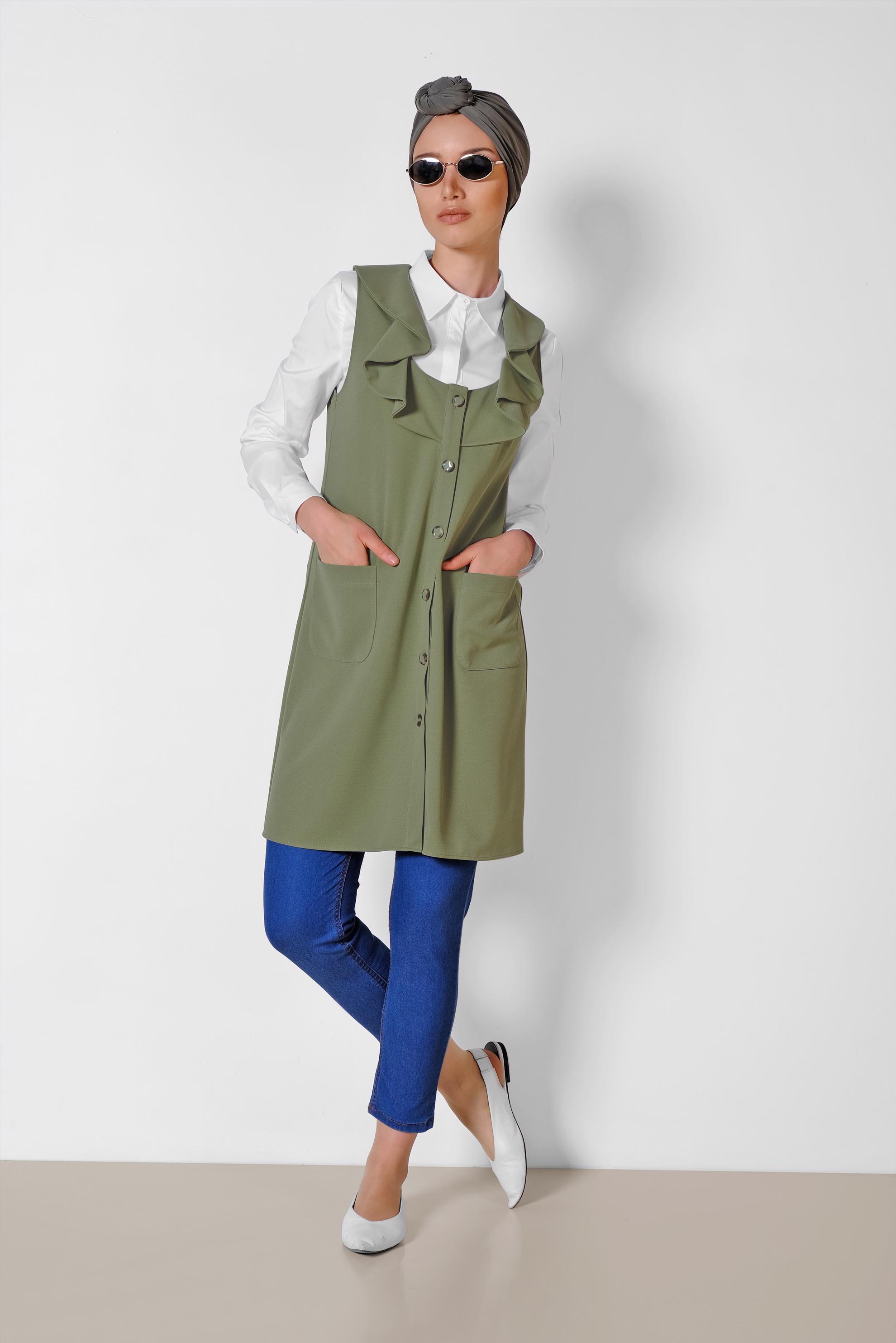 Tesettür giyim HAKİ YAKASI FIRFIRLI ÖNDEN DÜĞMELİ YELEK 4184