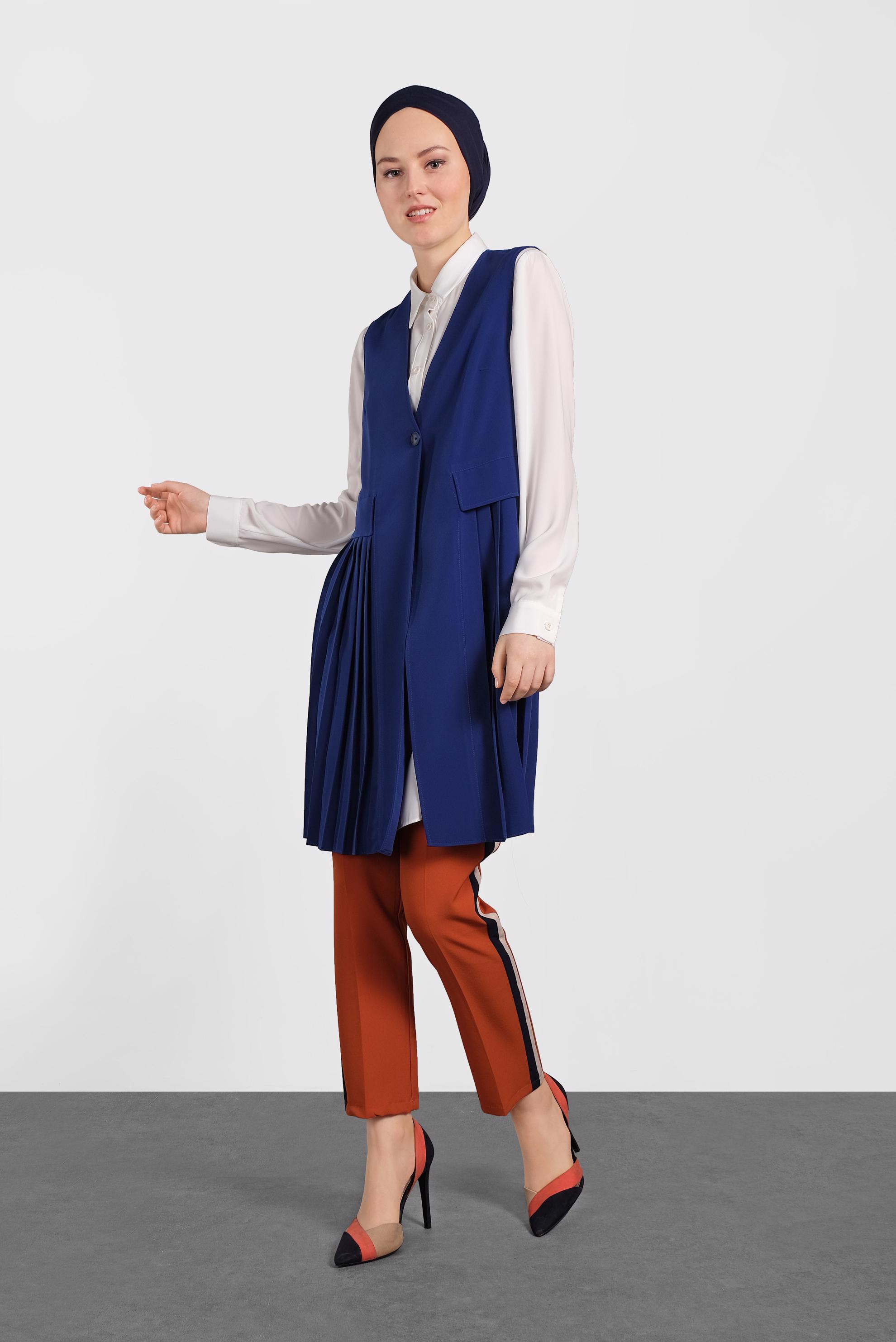 Tesettür giyim MAVİ PİLİSELİ YELEK 4244