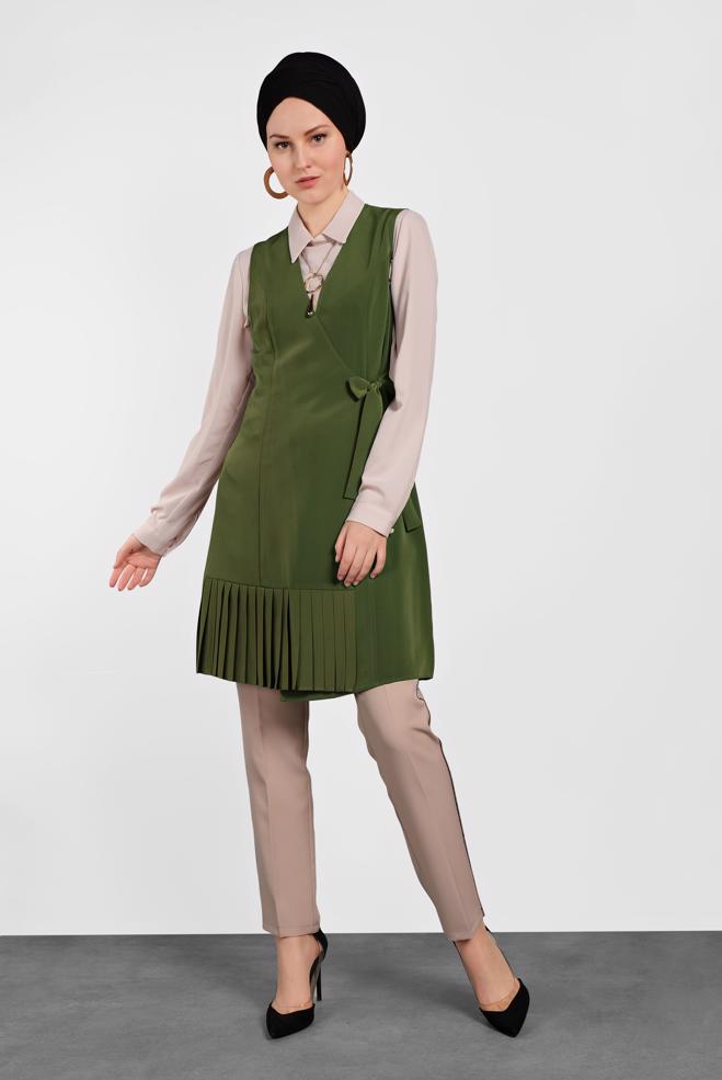 Tesettür giyim HAKİ YANDAN BAĞCIKLI PİLELİ YELEK 4249 - ALVİNA