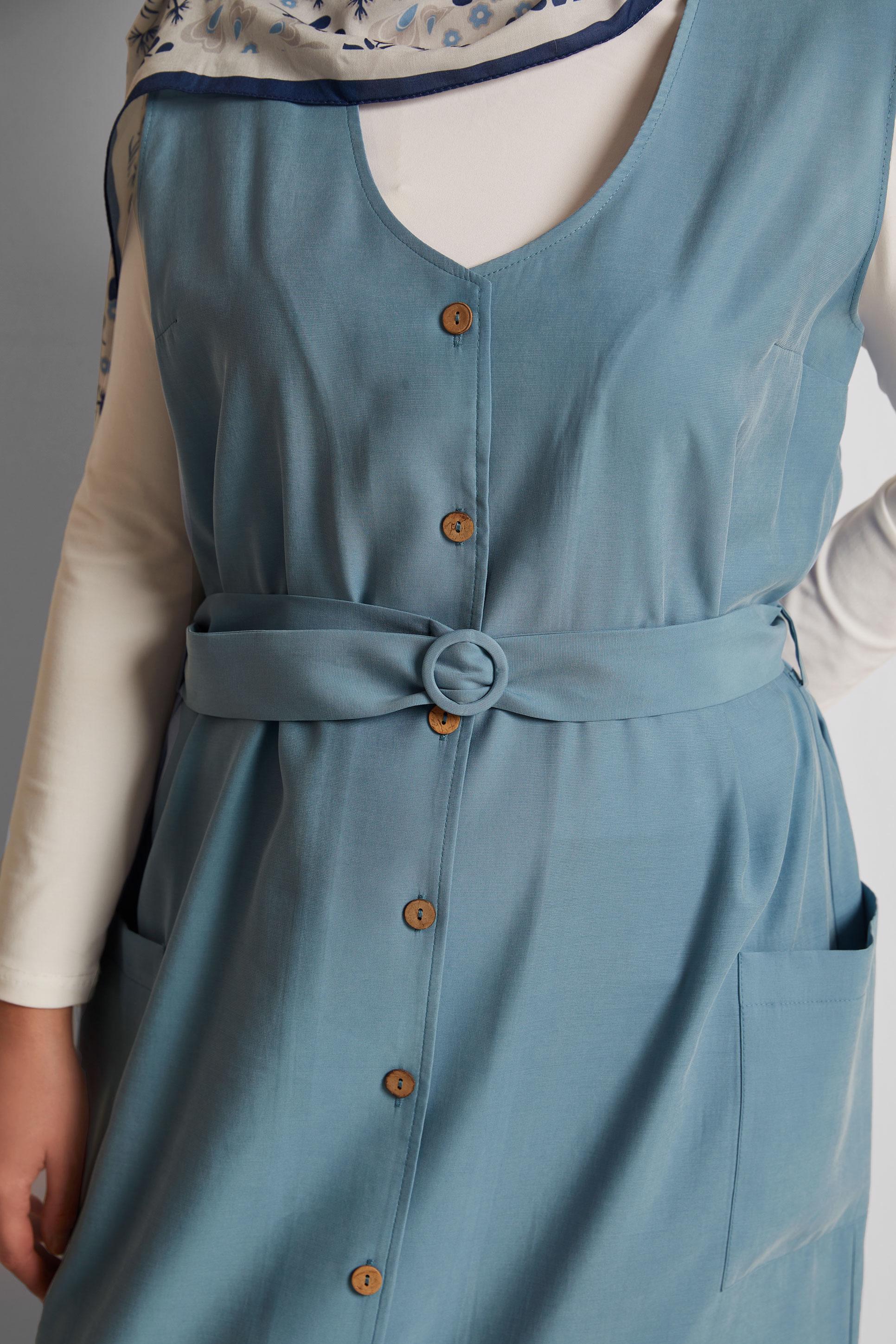 Tesettür giyim MAVİ DÜĞMELİ CEP DETAYLI YELEK 4451