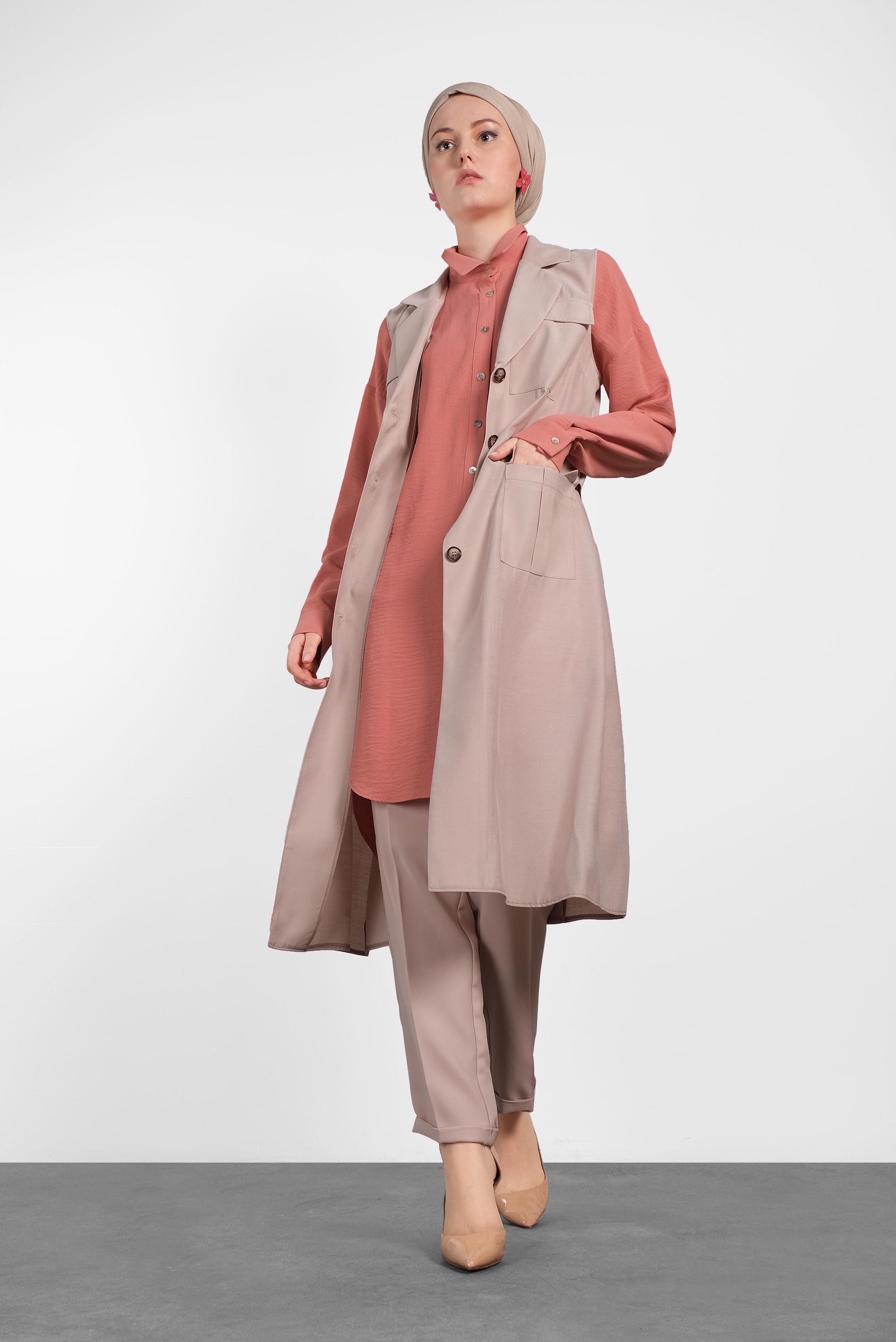 Tesettür giyim BEJ CEPLİ KEMERLİ YELEK 4452