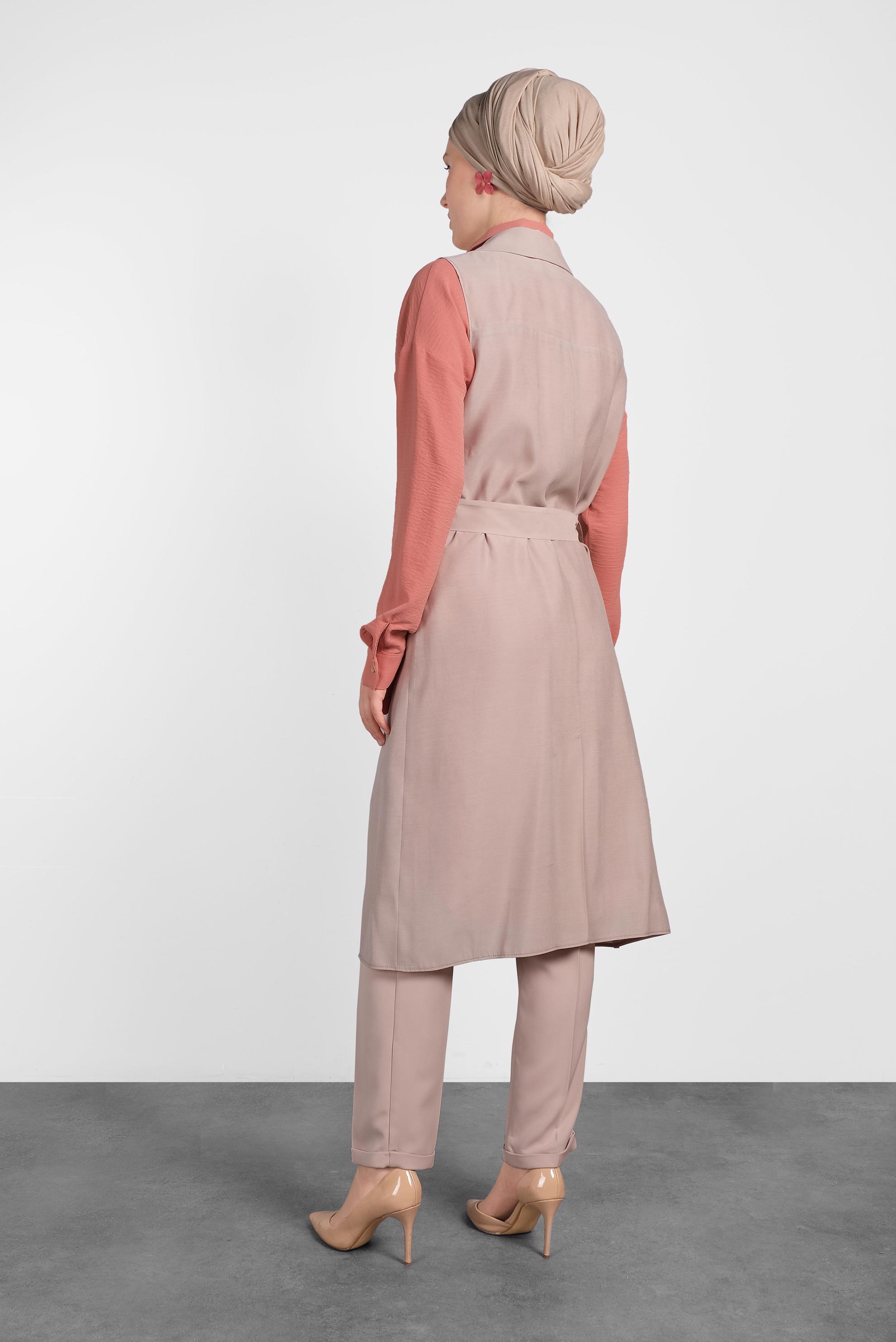 Tesettür giyim BEJ CEPLİ KEMERLİ YELEK 4452