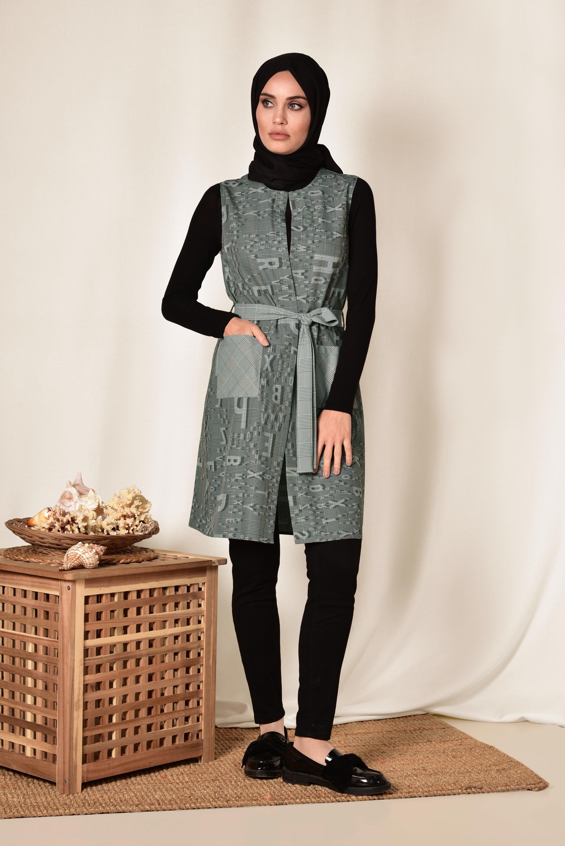 Hijab clothing BLACK PATTERNED CHECKED VEST 4960 