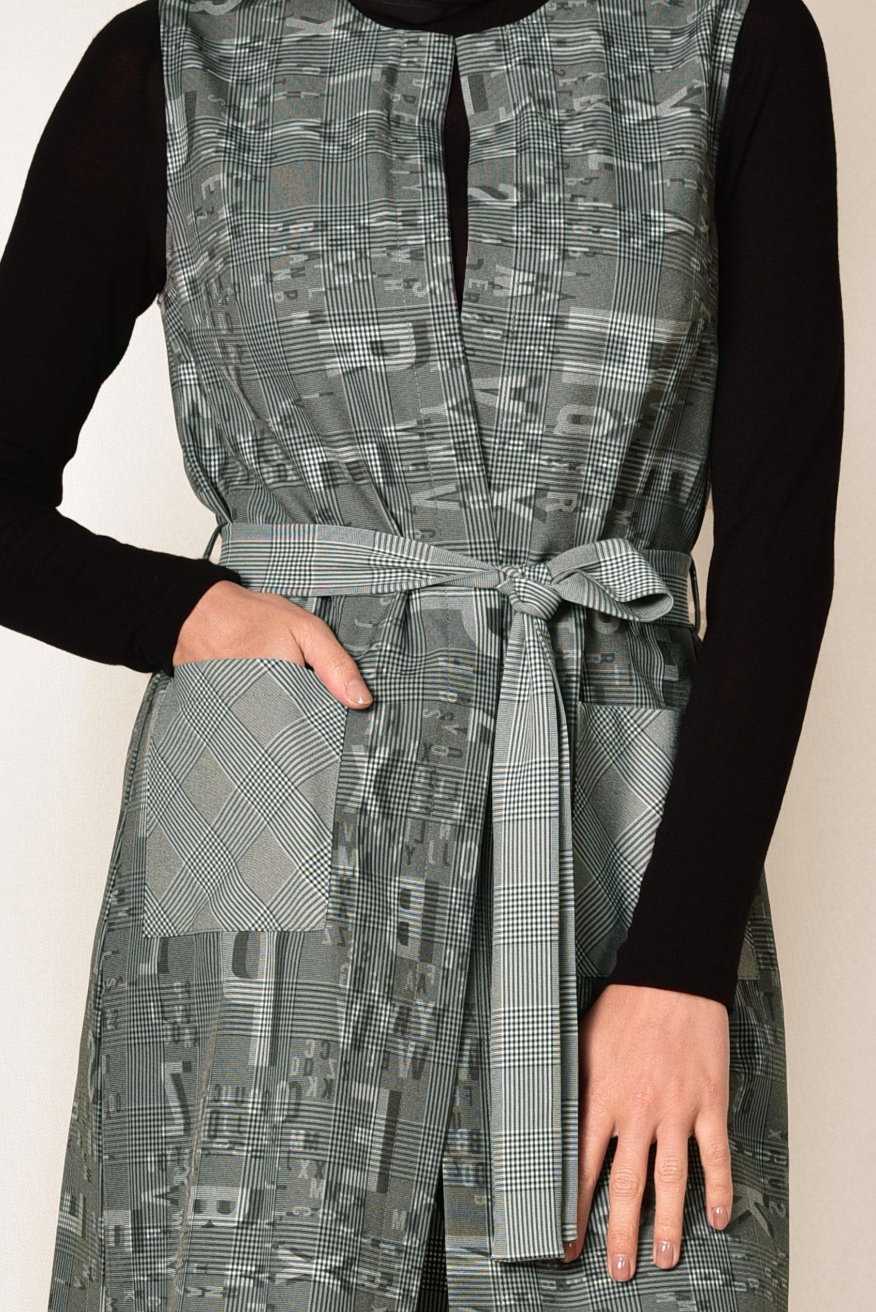 Hijab clothing BLACK PATTERNED CHECKED VEST 4960 