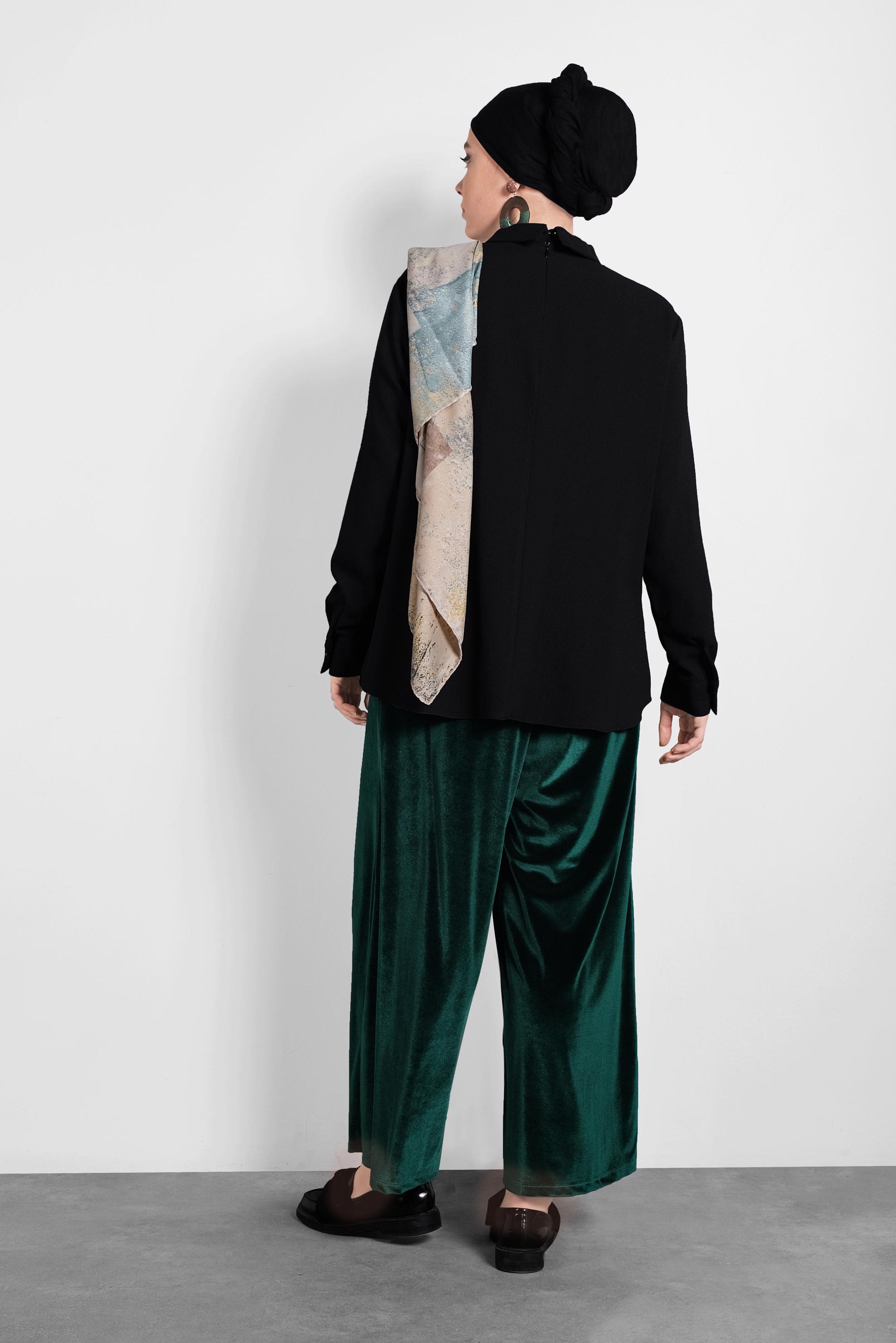 Vêtements hijab NOIR BLOUSE EN CRÊPE DÉTAIL BROCHE 20014