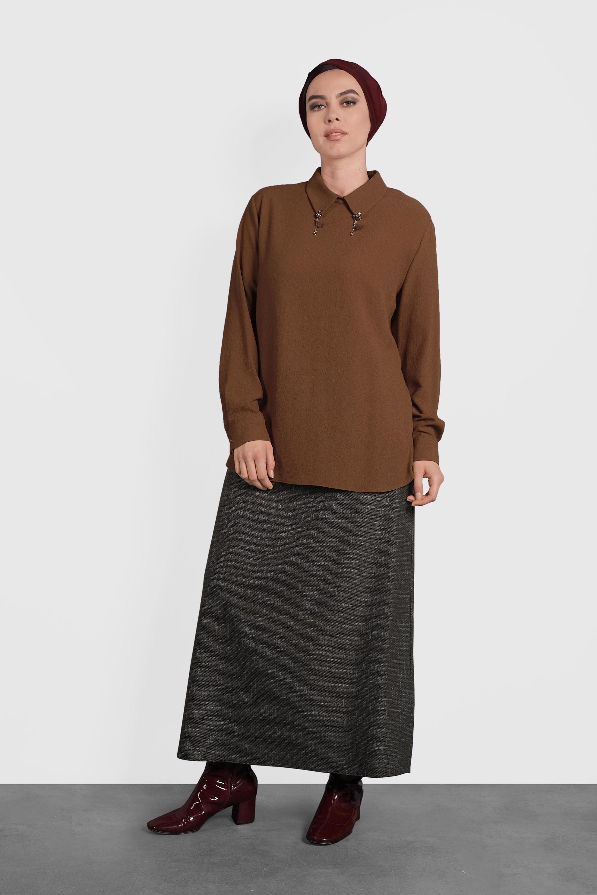 Vêtements hijab TABA BLOUSE EN CRÊPE DÉTAIL BROCHE 20014