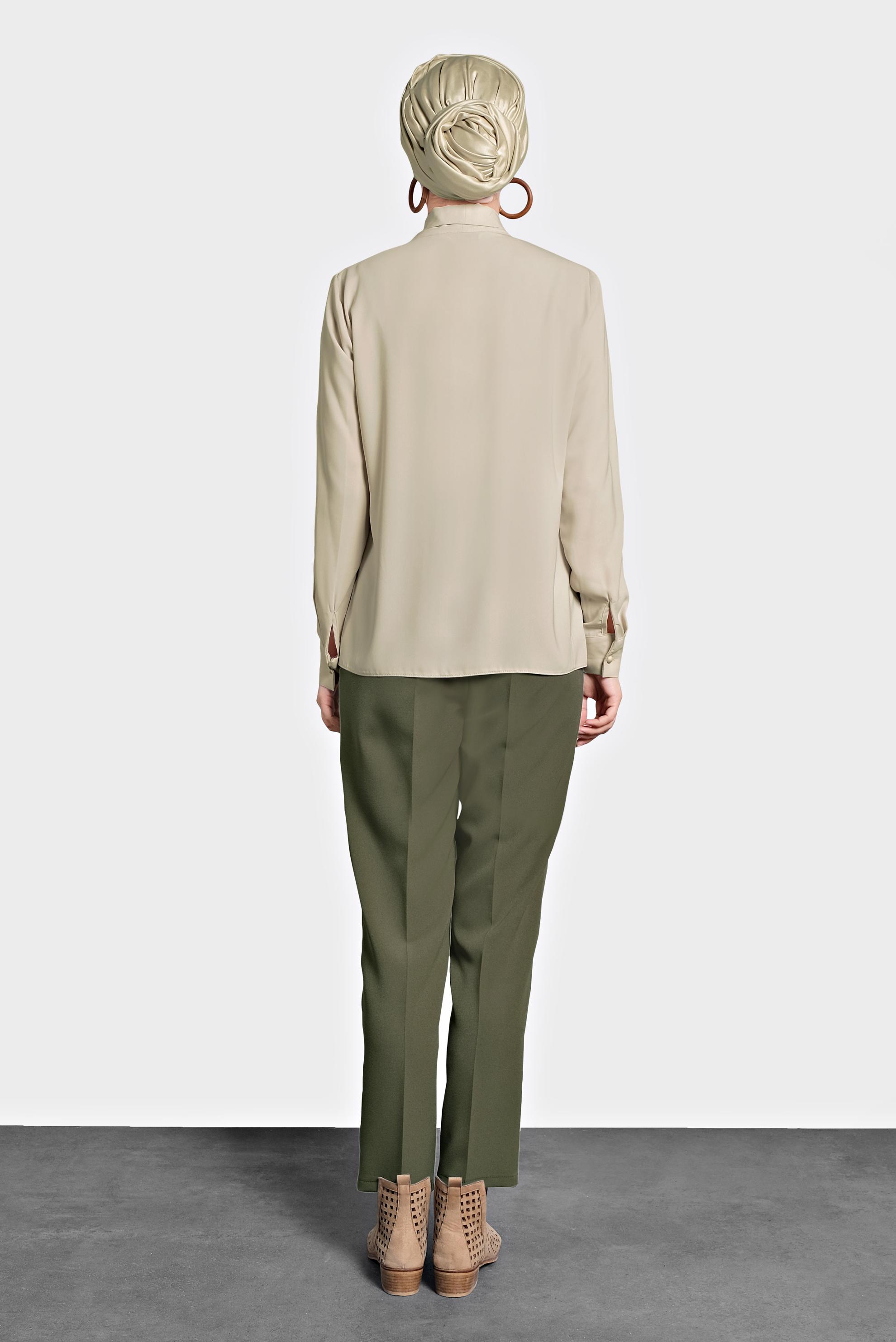 Tesettür giyim EKRU YAKASI BAĞLI BLUZ 40204 