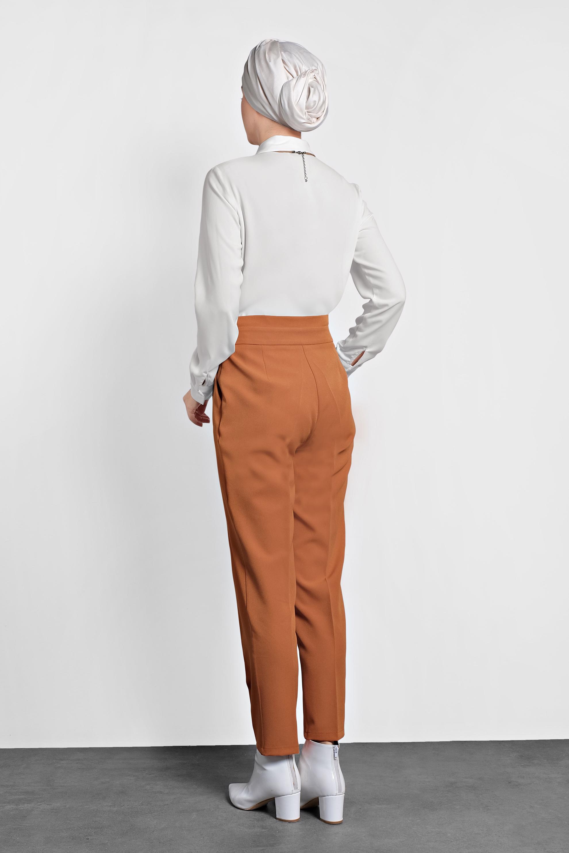 Tesettür giyim BEYAZ DÜĞMELİ BLUZ 40205 