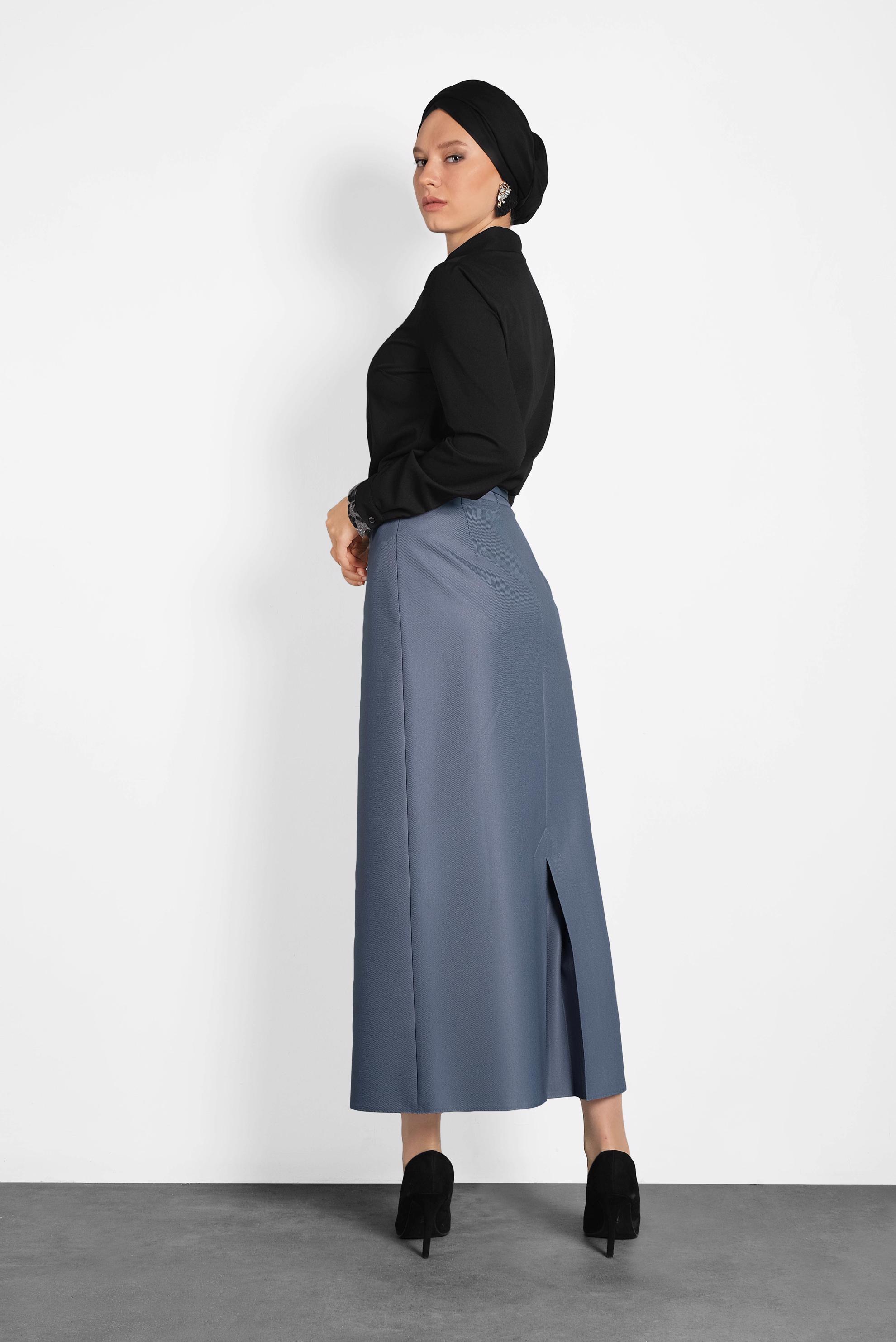 Tesettür giyim SİYAH YAKASI BROŞLU LEOPAR DETAYLI BLUZ  40266