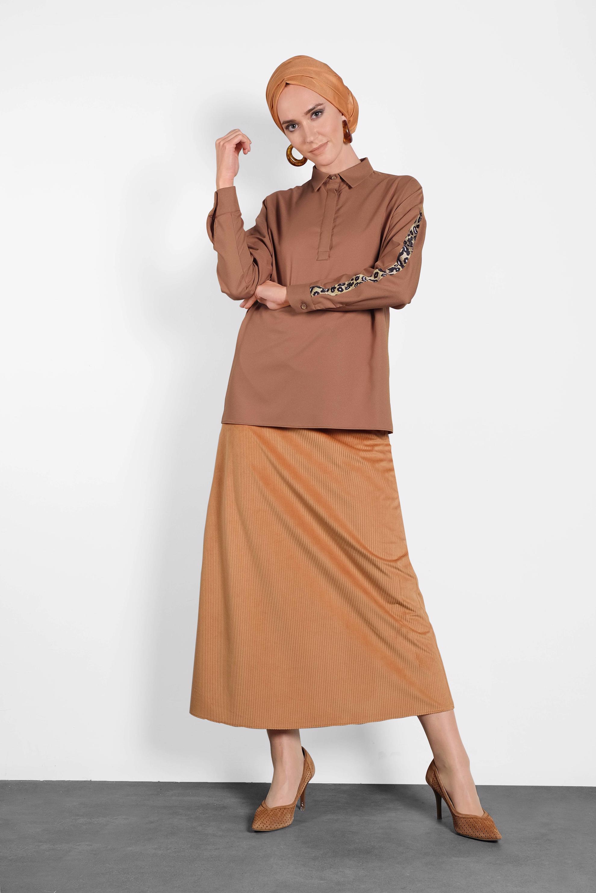 Tesettür giyim TABA KOLLARI ŞERİTLİ BLUZ 40288