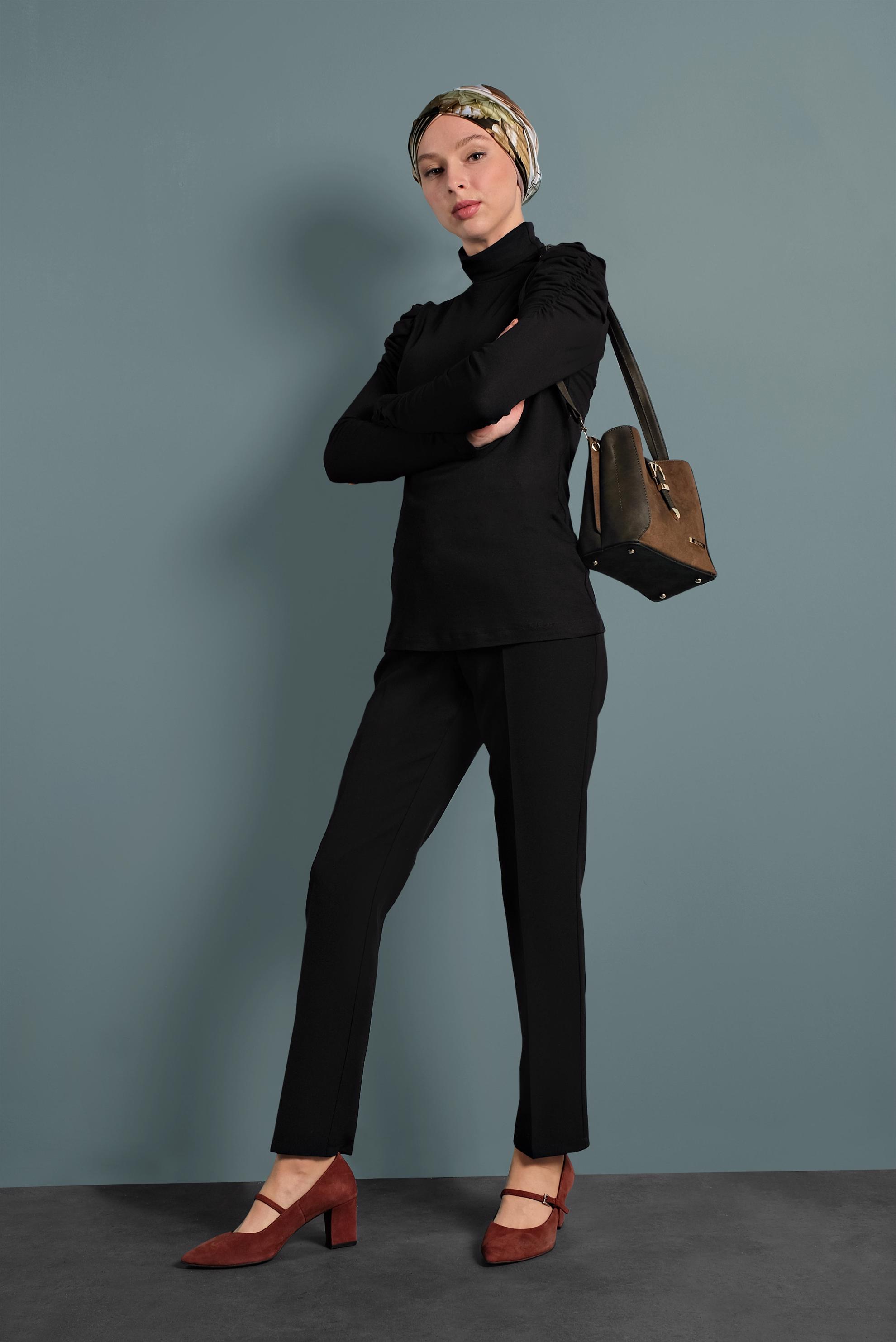 Tesettür giyim SİYAH KOLLARI BÜZGÜLÜ BOĞAZLI BLUZ 40403 