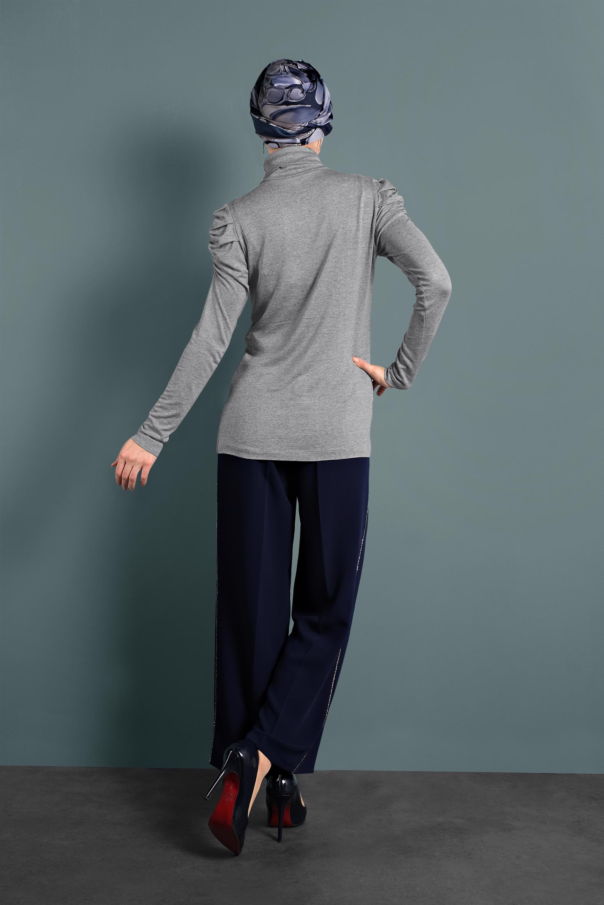 Tesettür giyim GRİ KOLLARI BÜZGÜLÜ BOĞAZLI BLUZ 40403 