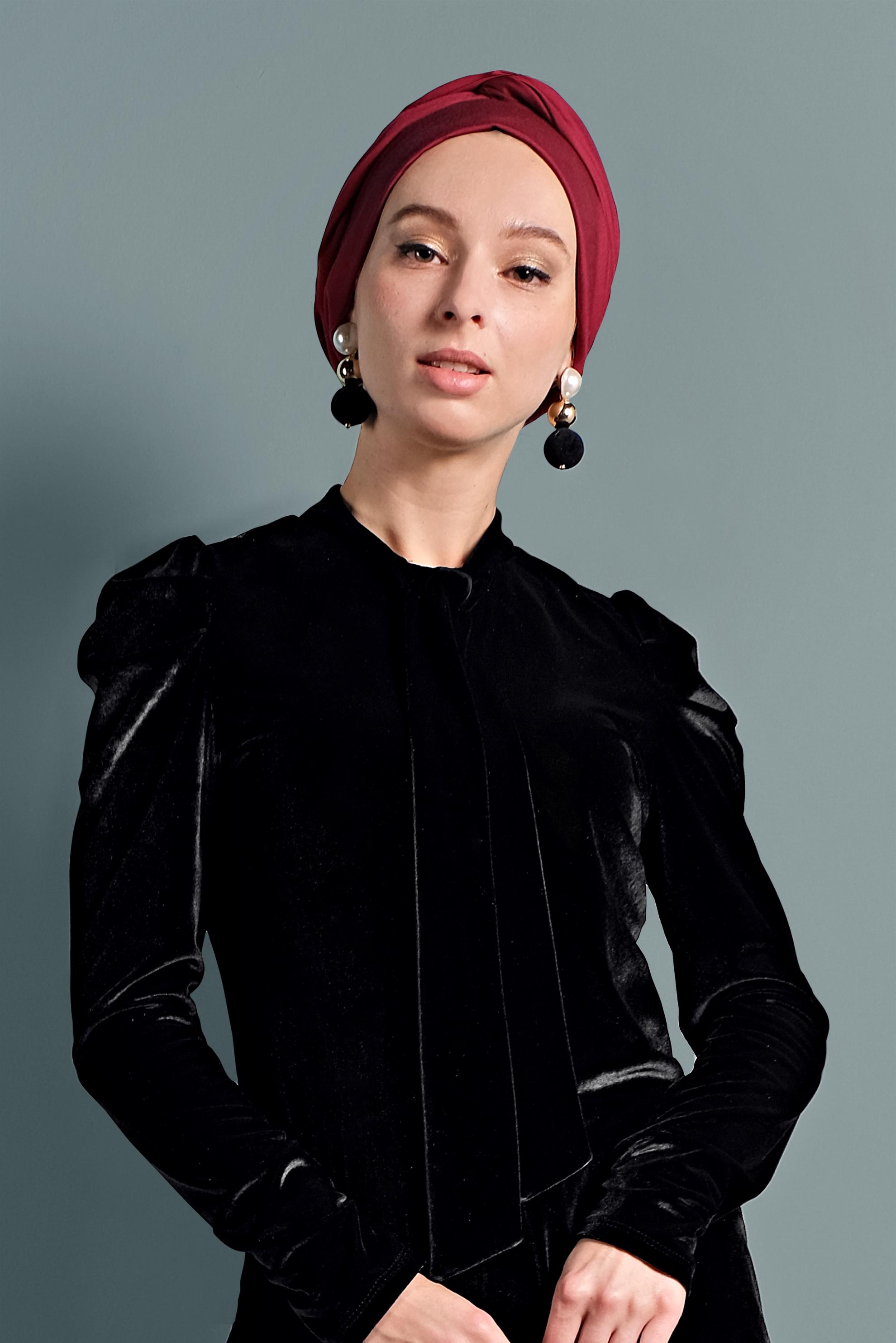 Tesettür giyim SİYAH YAKASI BAĞLI KADİFE BLUZ 40404 