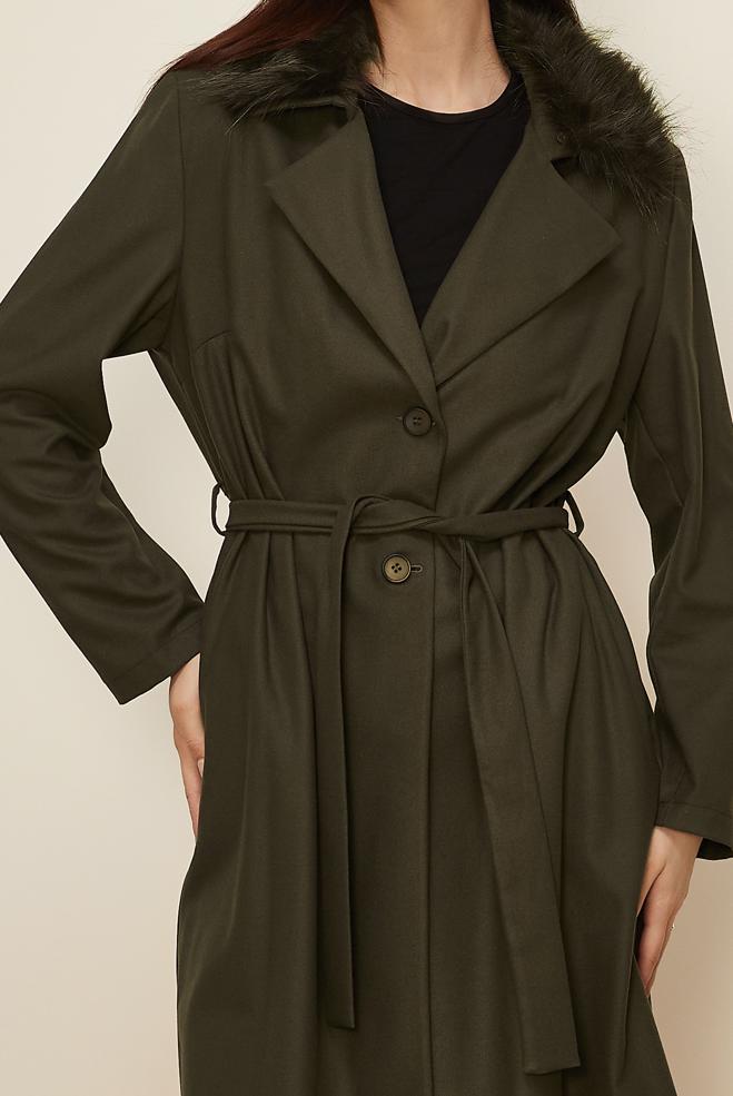 Vêtements hijab KAKI VESTE À CAPUCHE EN EFFET FOURRURE 20110  - ALVİNA