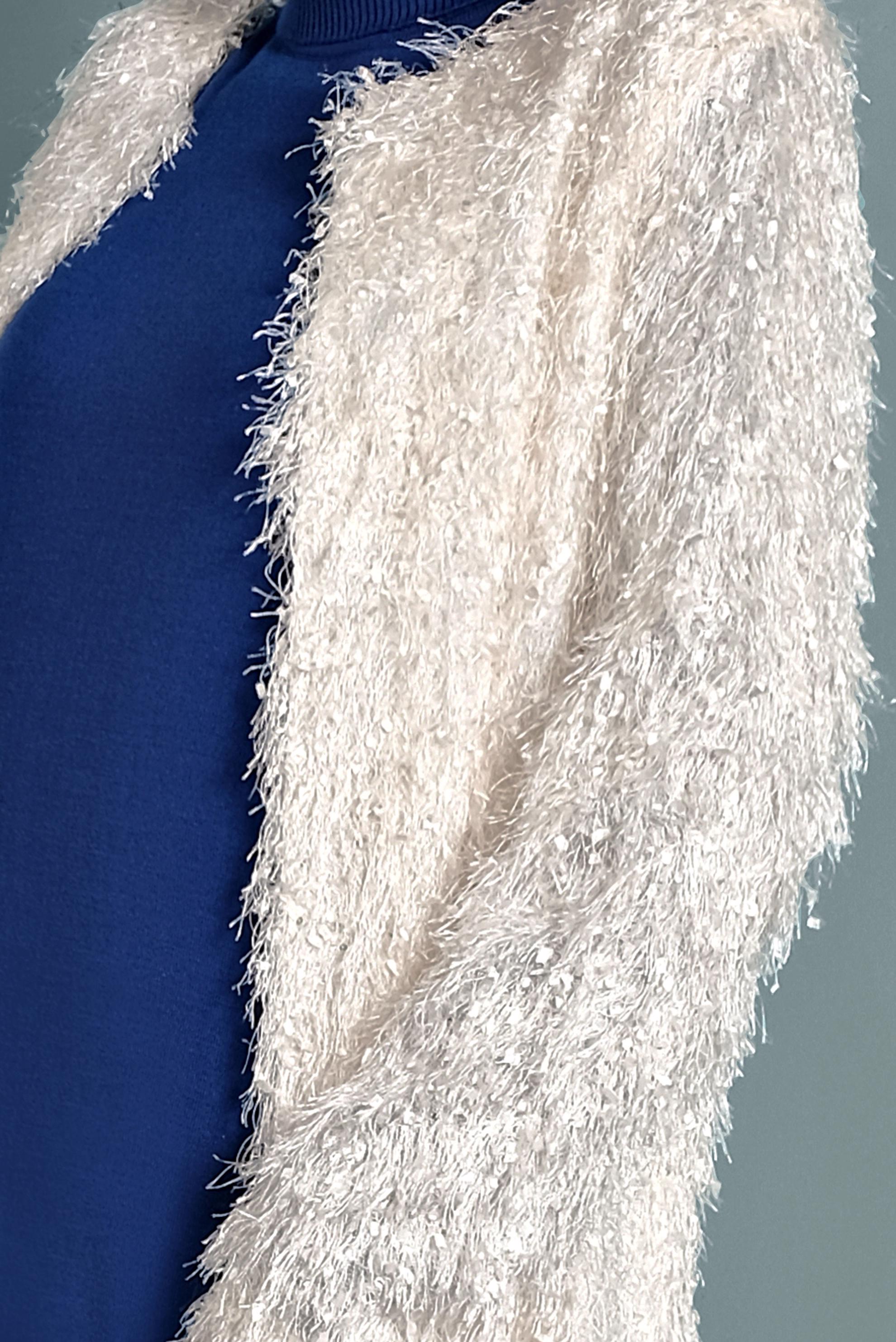 Tesettür giyim BEYAZ SAÇAKLI CEKET 40305