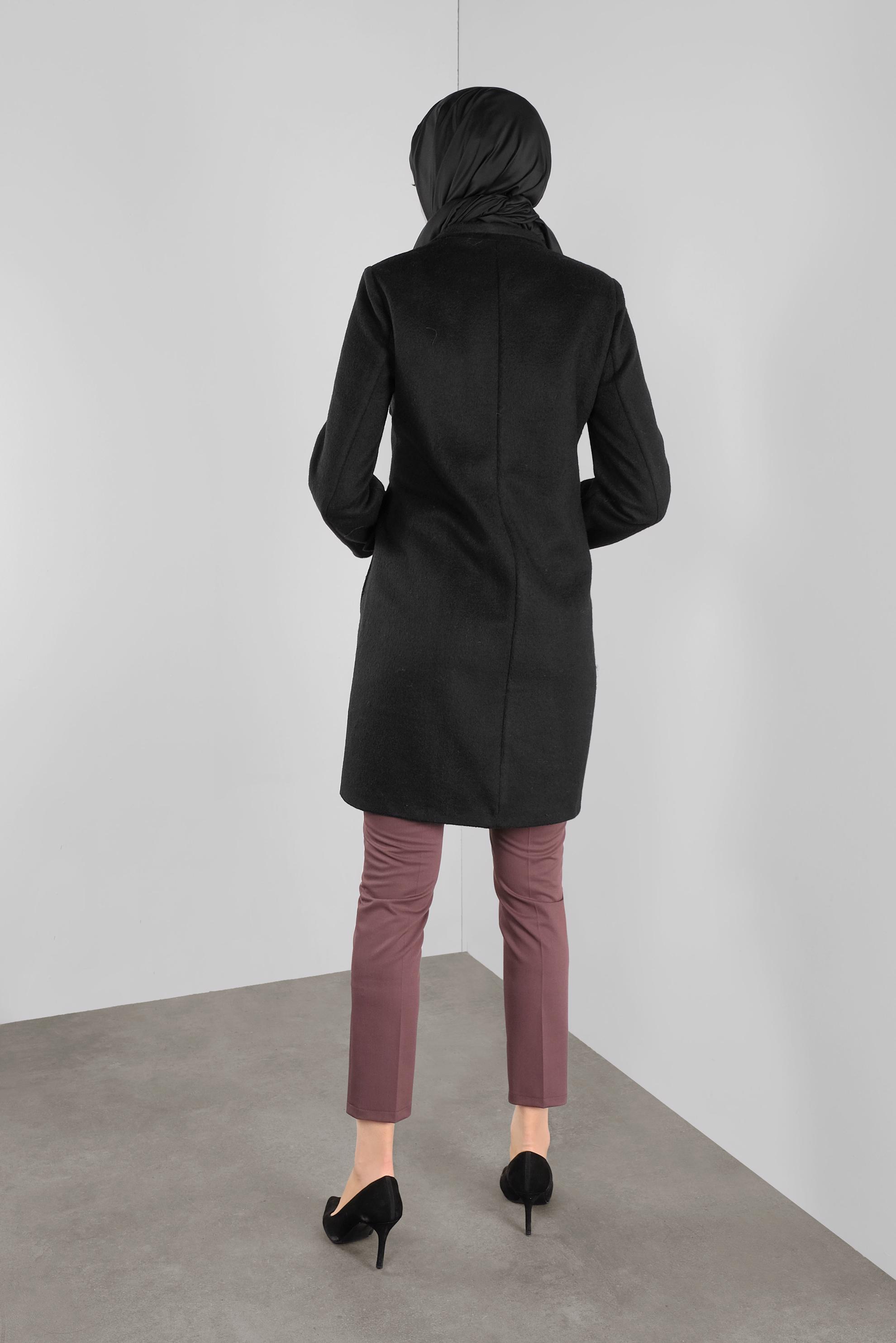 Tesettür giyim SİYAH DÜĞMELİ CEPLİ TAY TÜYÜ CEKET 41245