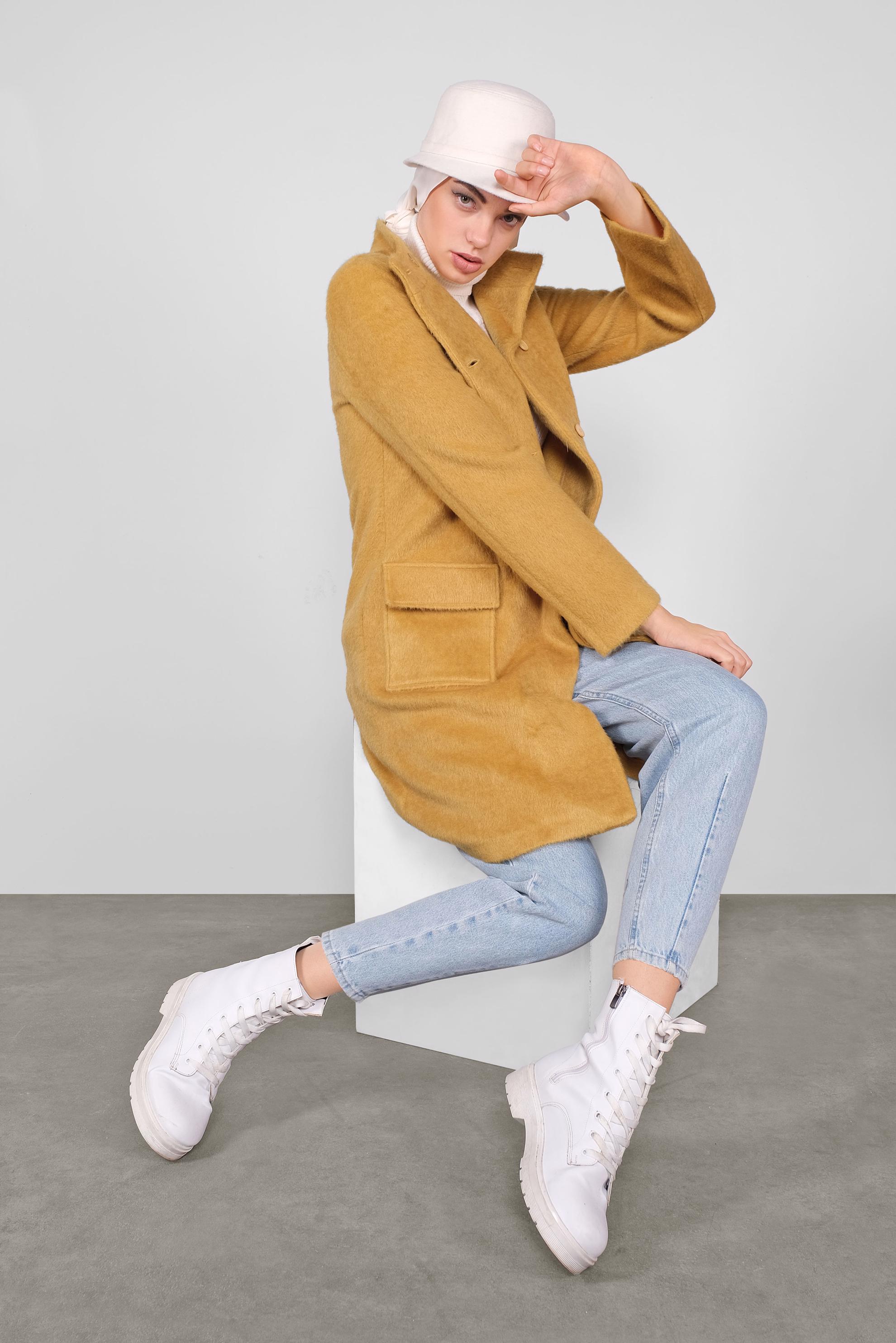 Tesettür giyim SARI DÜĞMELİ CEPLİ TAY TÜYÜ CEKET 41245