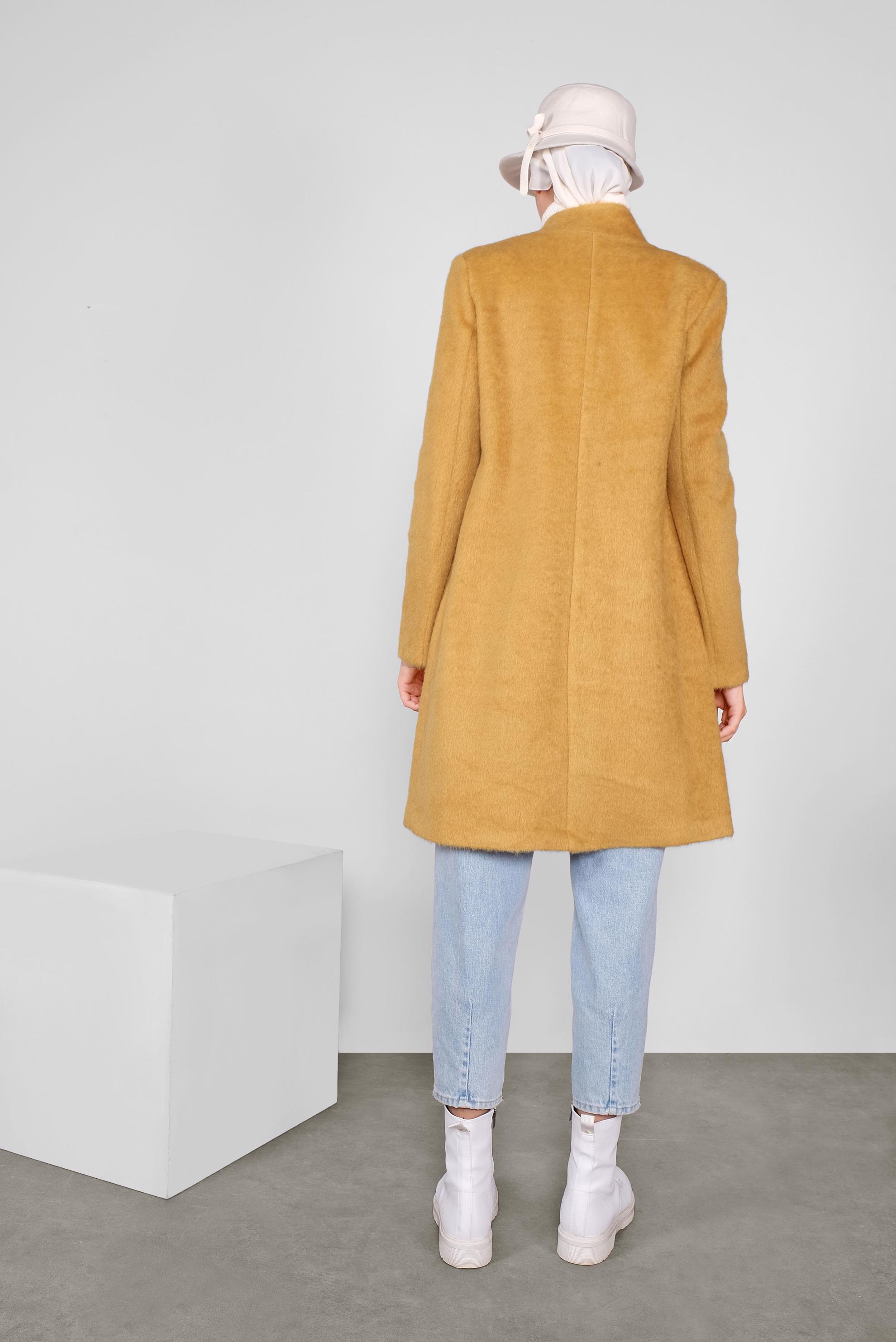 Tesettür giyim SARI DÜĞMELİ CEPLİ TAY TÜYÜ CEKET 41245