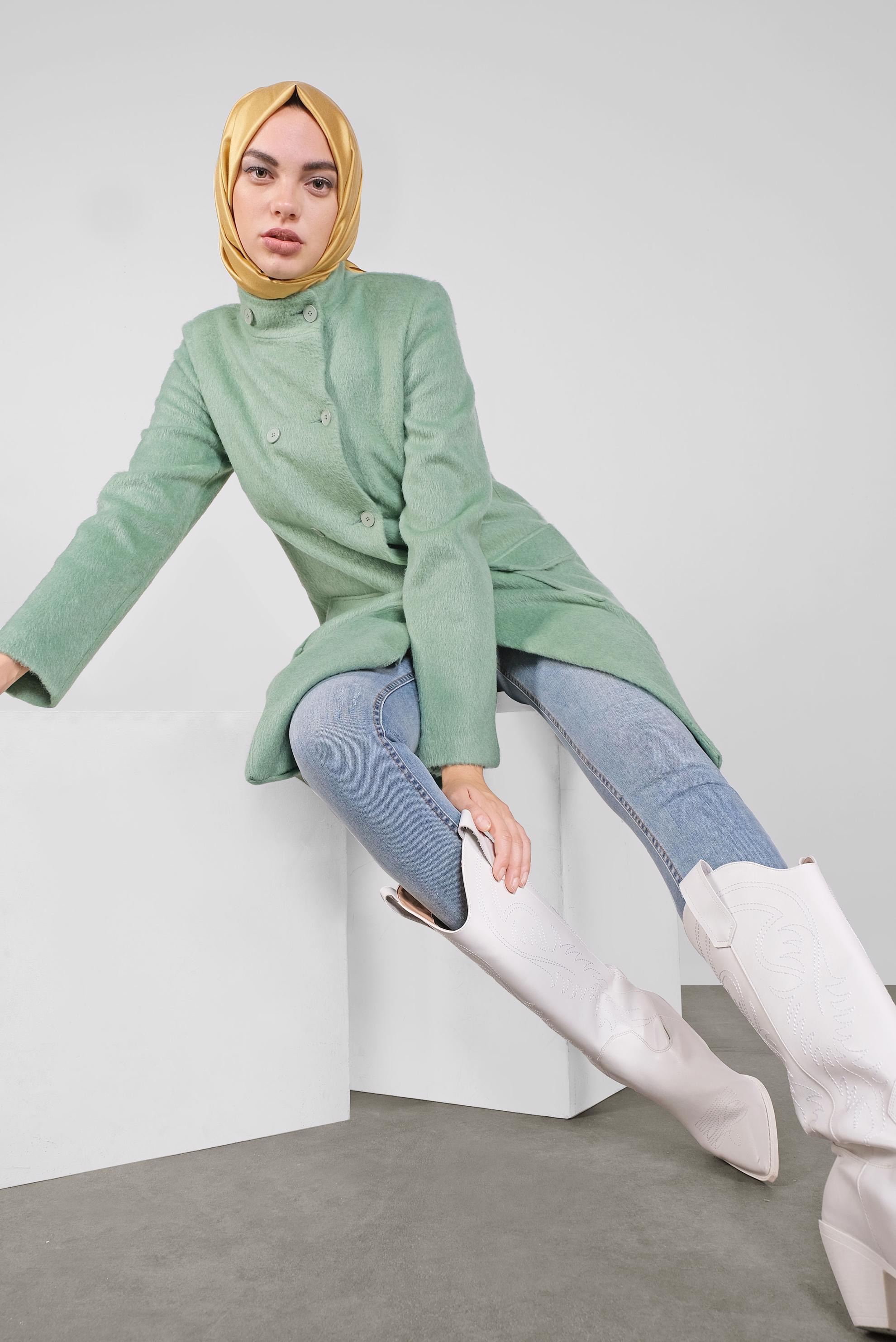 Tesettür giyim YEŞİL DÜĞMELİ CEPLİ TAY TÜYÜ CEKET 41245